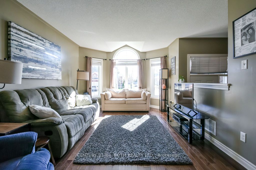 12 White Crescent, Barrie, ON L4N 7M1 photo 4