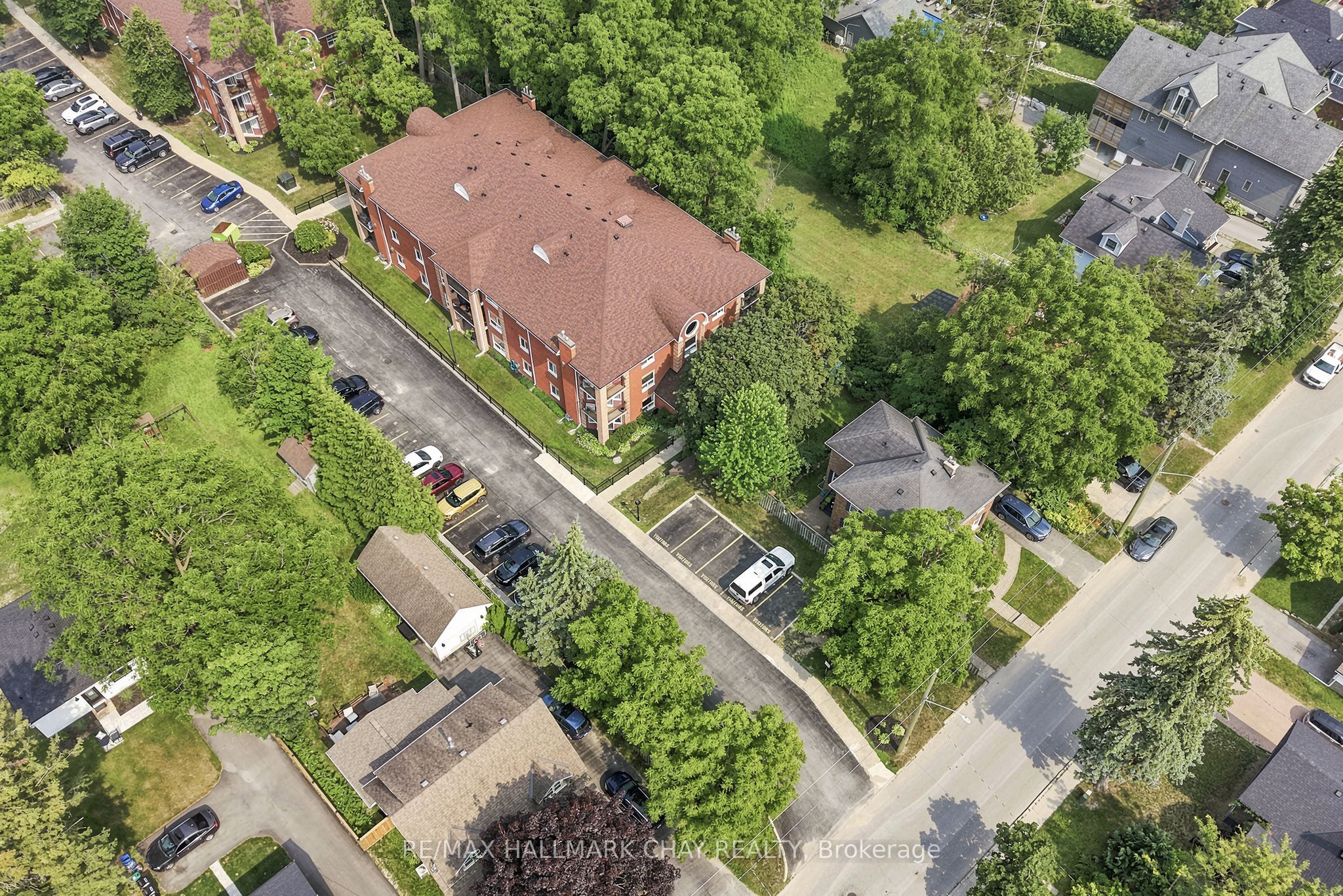131 Clapperton Street 201, Barrie, ON L4M 3G3 photo 3