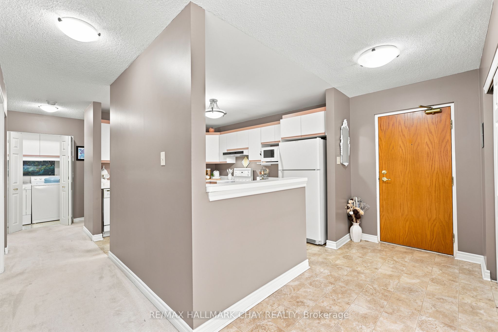 131 Clapperton Street 201, Barrie, ON L4M 3G3 photo 4