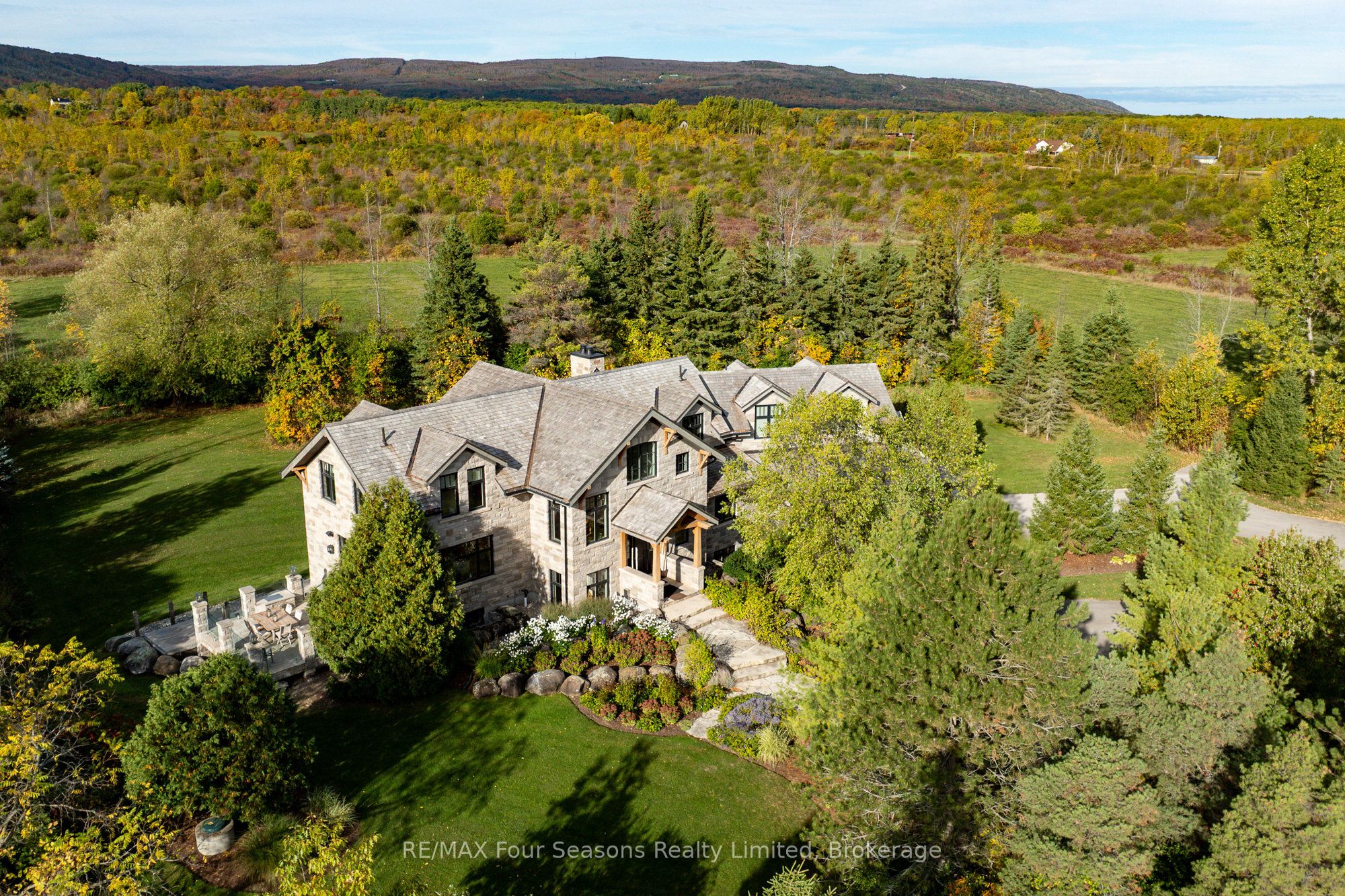 2710 Nottawasaga 10 Concession N, Clearview, ON L0M 1P0
