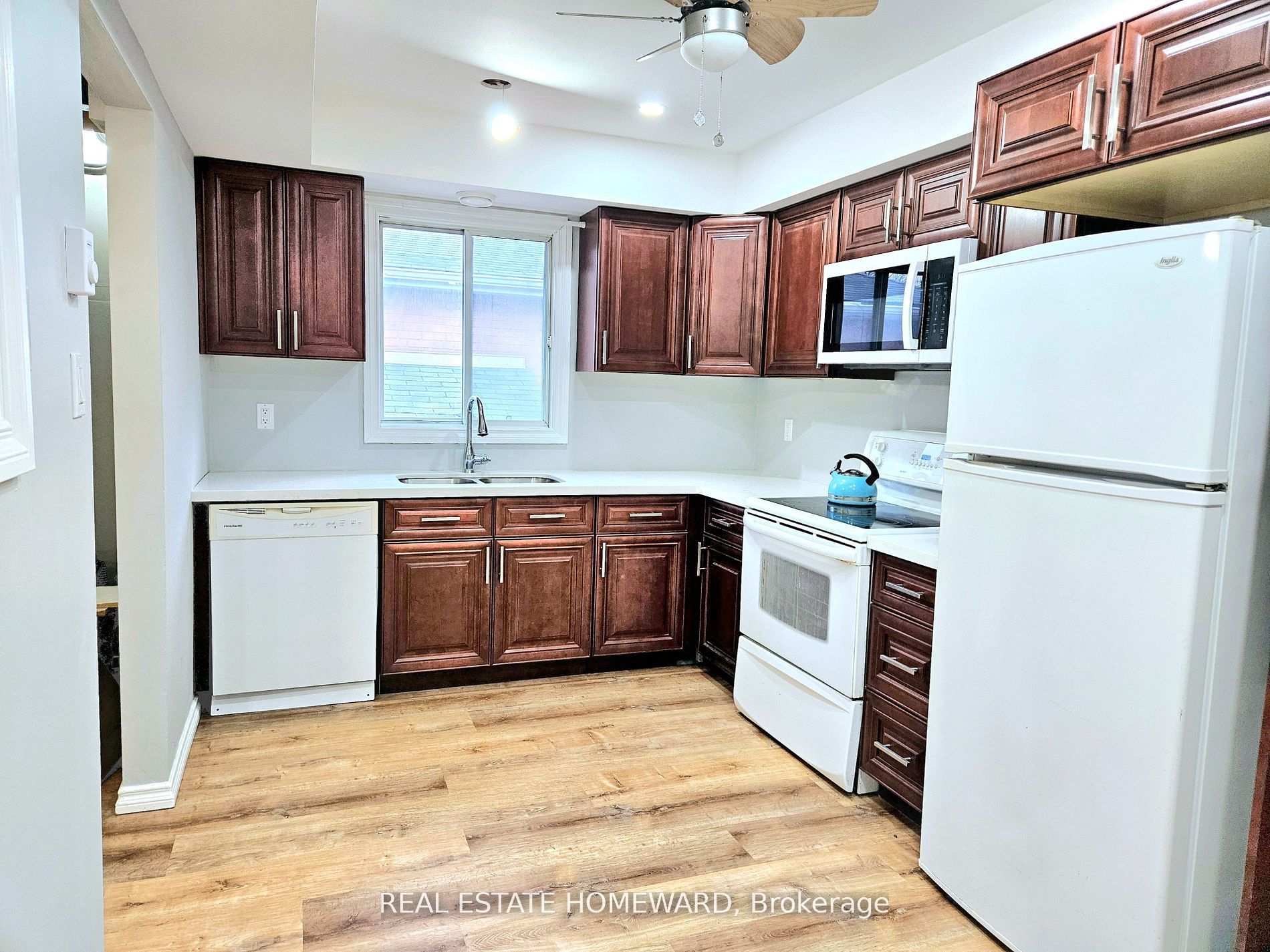 7 Bristow Court B, Barrie, ON L4N 6T1 photo 3