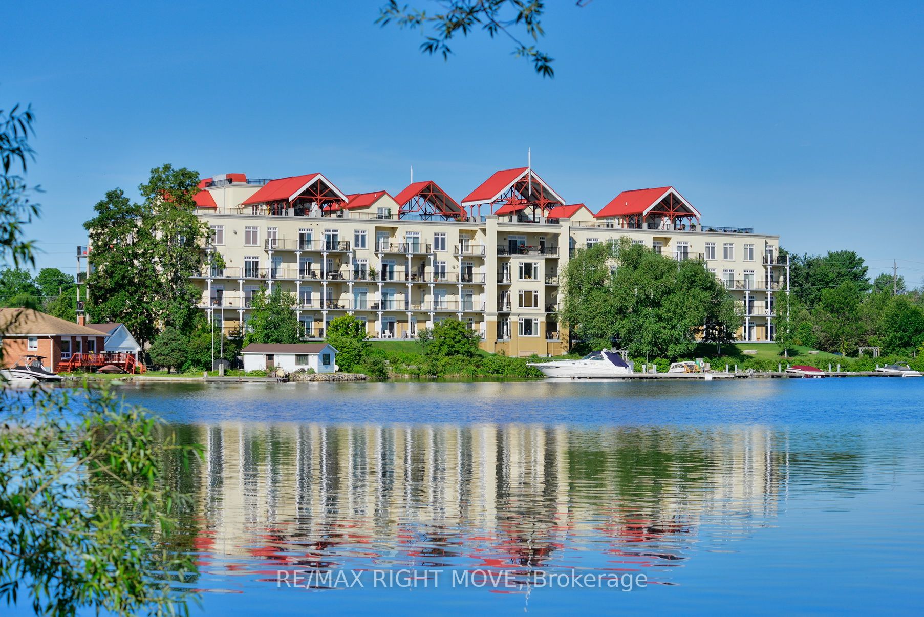 140 Cedar Island Road 109, Orillia, ON L3V 1T1 photo 3