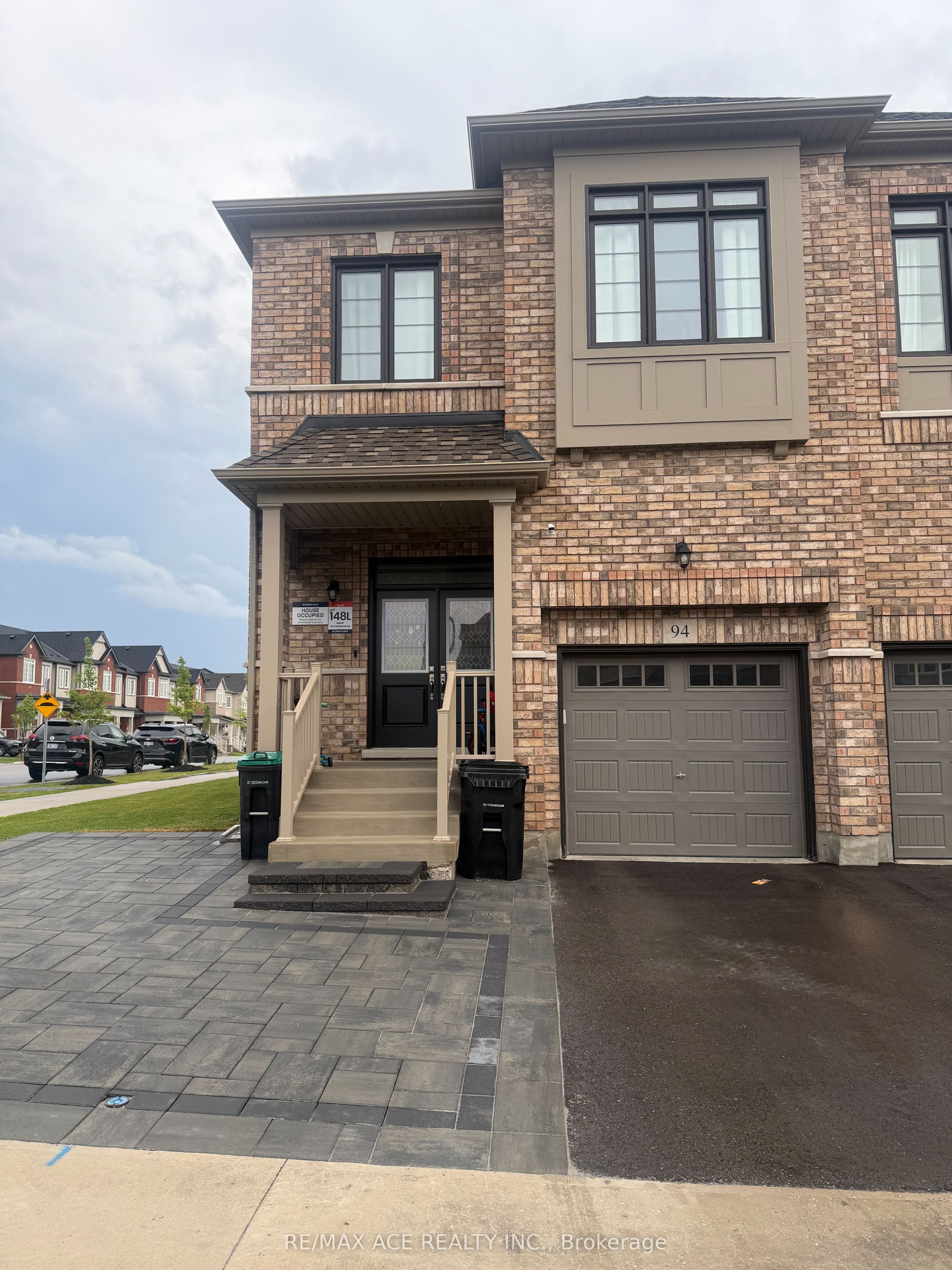 94 Phoenix Boulevard, Barrie, ON L9J 0R7 photo 2