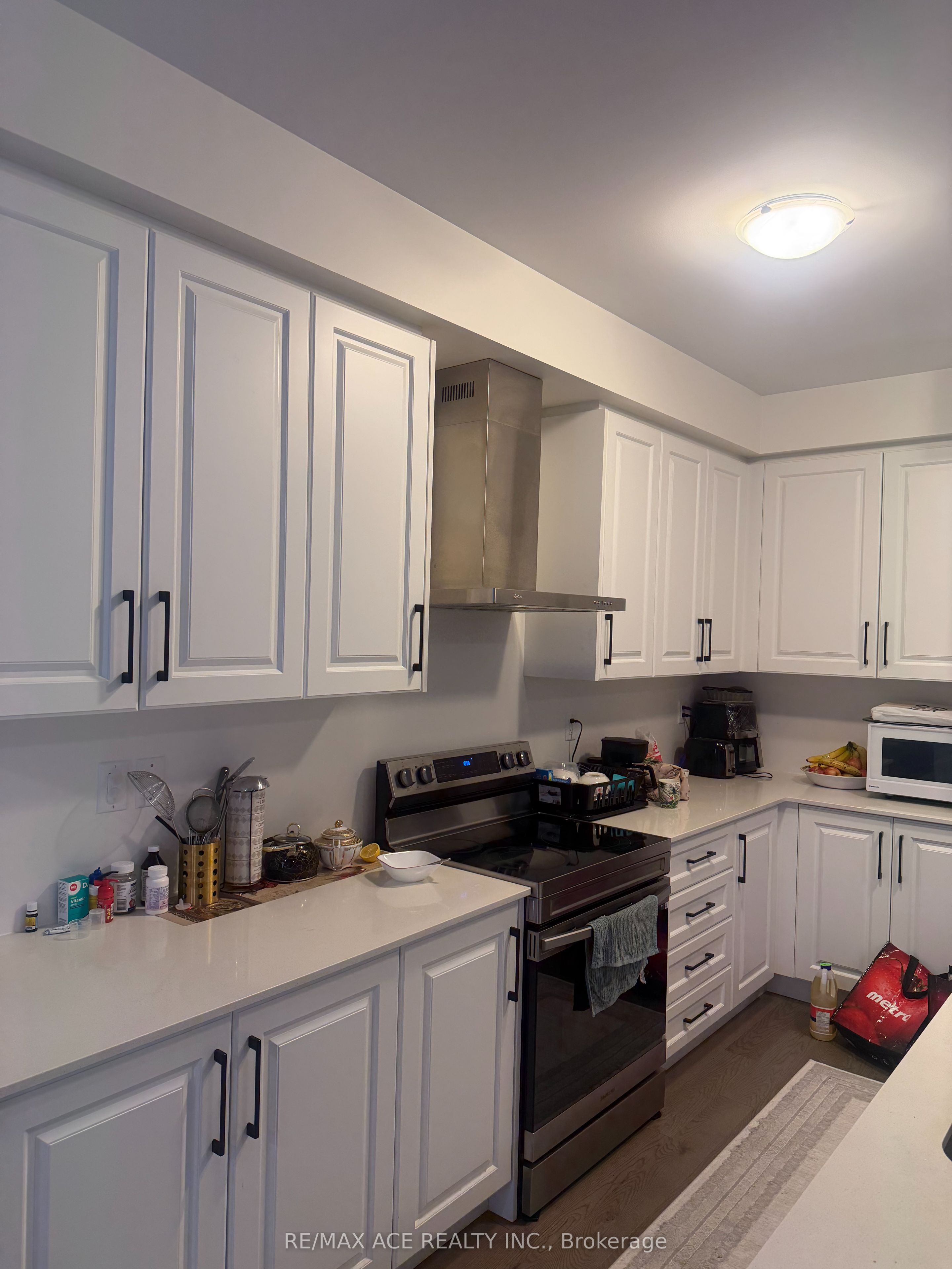 94 Phoenix Boulevard, Barrie, ON L9J 0R7 photo 3