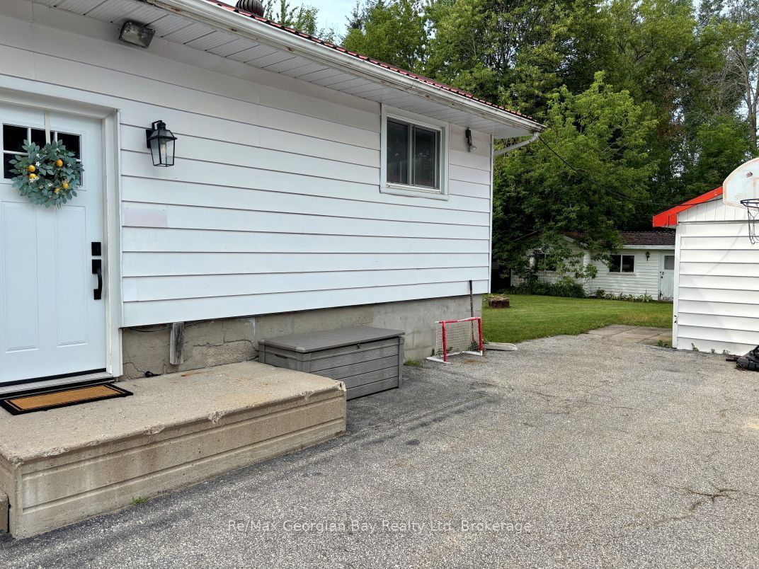 11 JOHN Street, Severn, ON L0K 1E0 photo 2