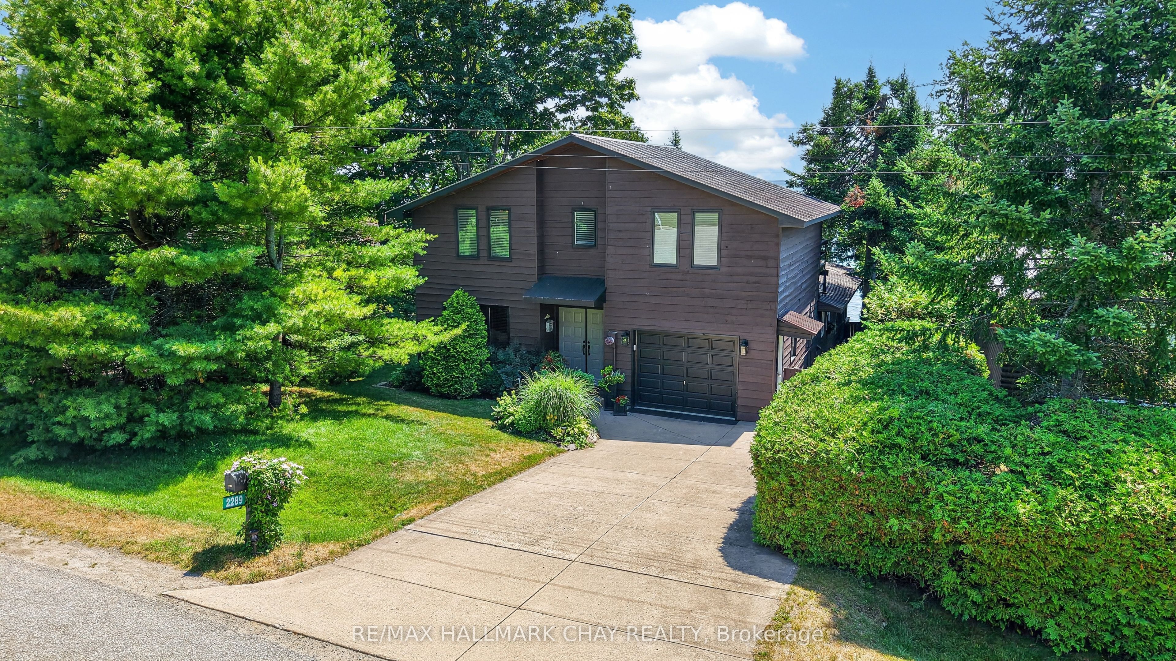 2289 Lakeshore Road E, Oro-Medonte, ON L0L 1T0 photo 2