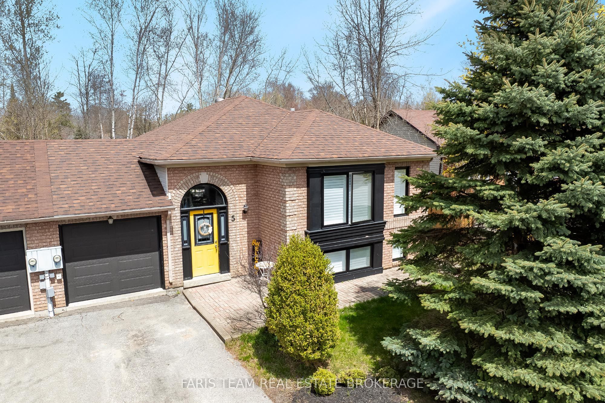 5 Harbour Crescent, Wasaga Beach, ON L9Z 1G4
