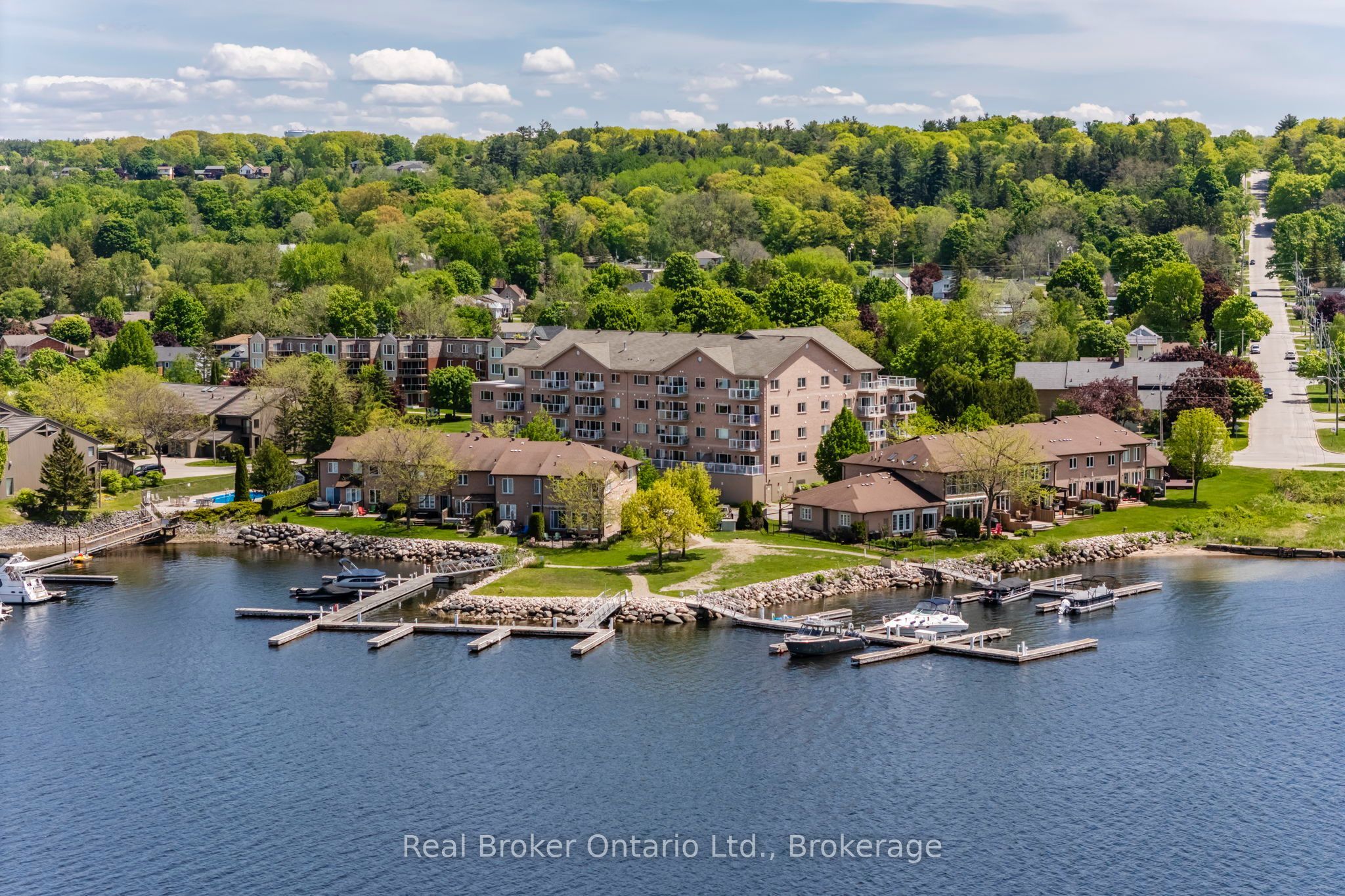 4 Beck Boulevard 302, Penetanguishene, ON L9M 2H3
