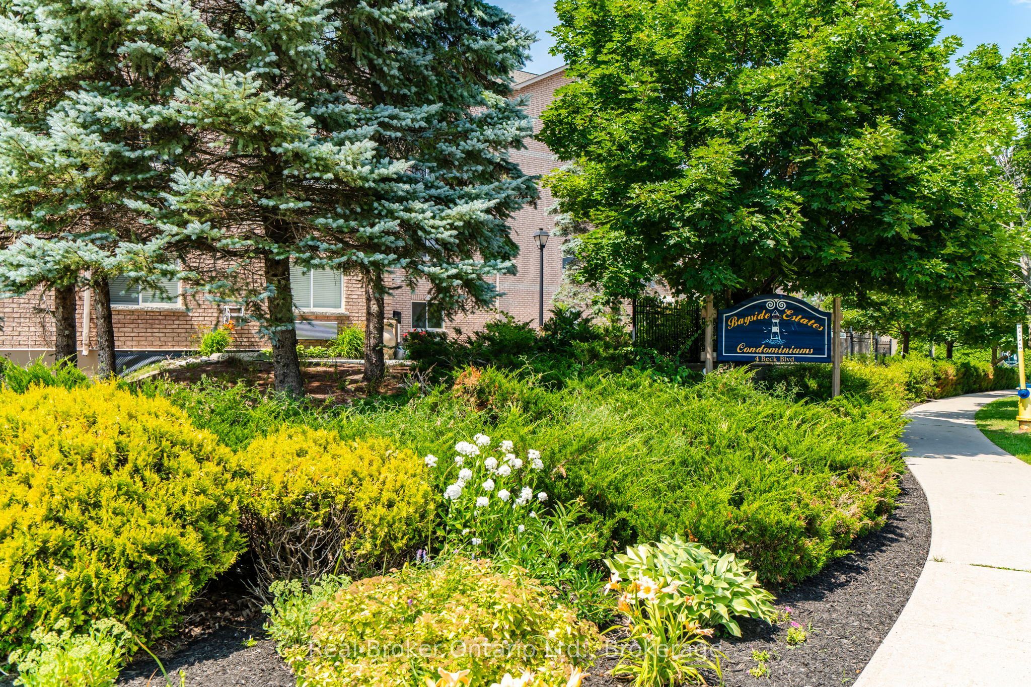 4 Beck Boulevard 302, Penetanguishene, ON L9M 2H3 photo 3