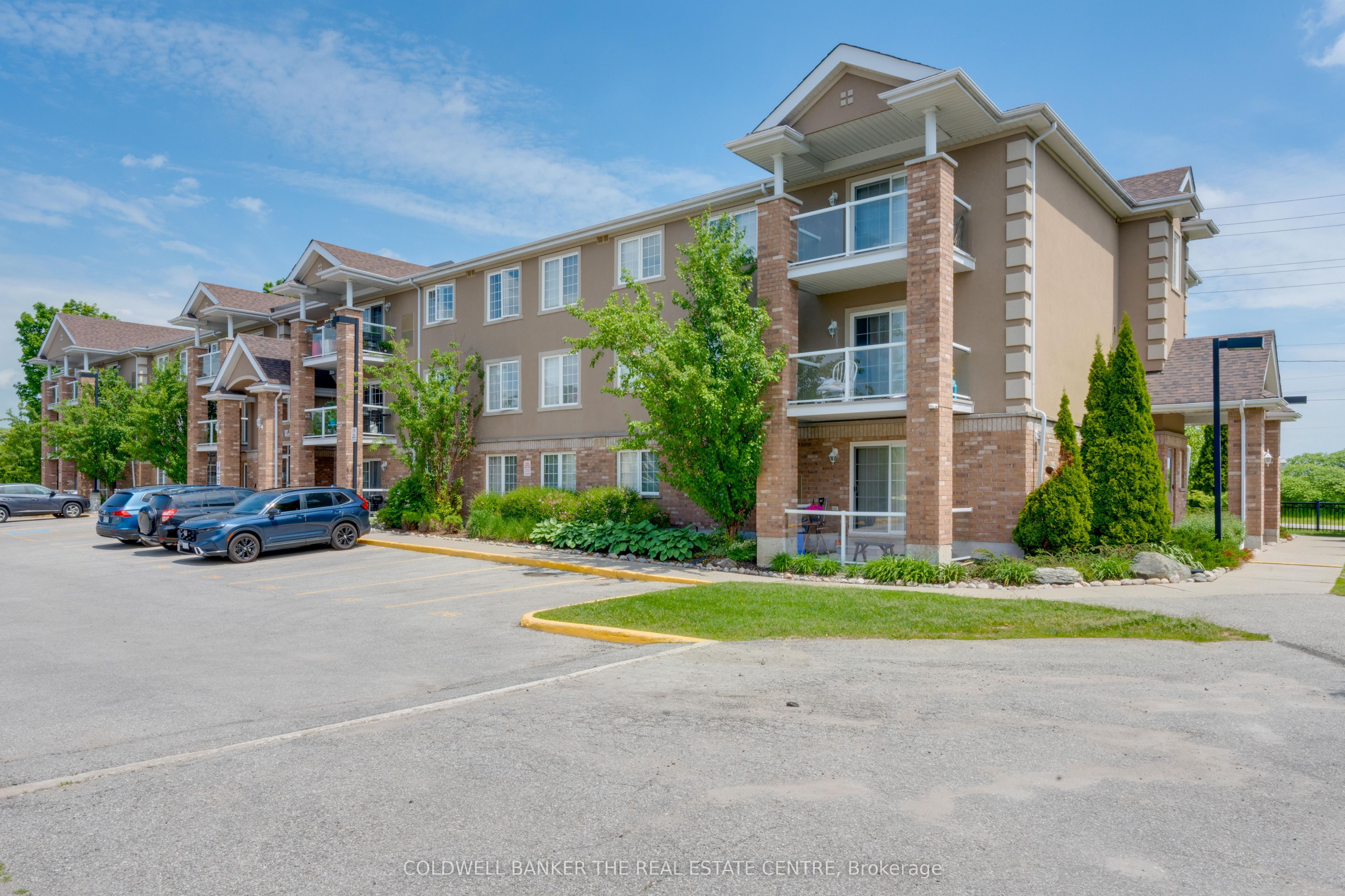 137 Sydenham Wells Drive 15, Barrie, ON L4M 0G7 photo 2