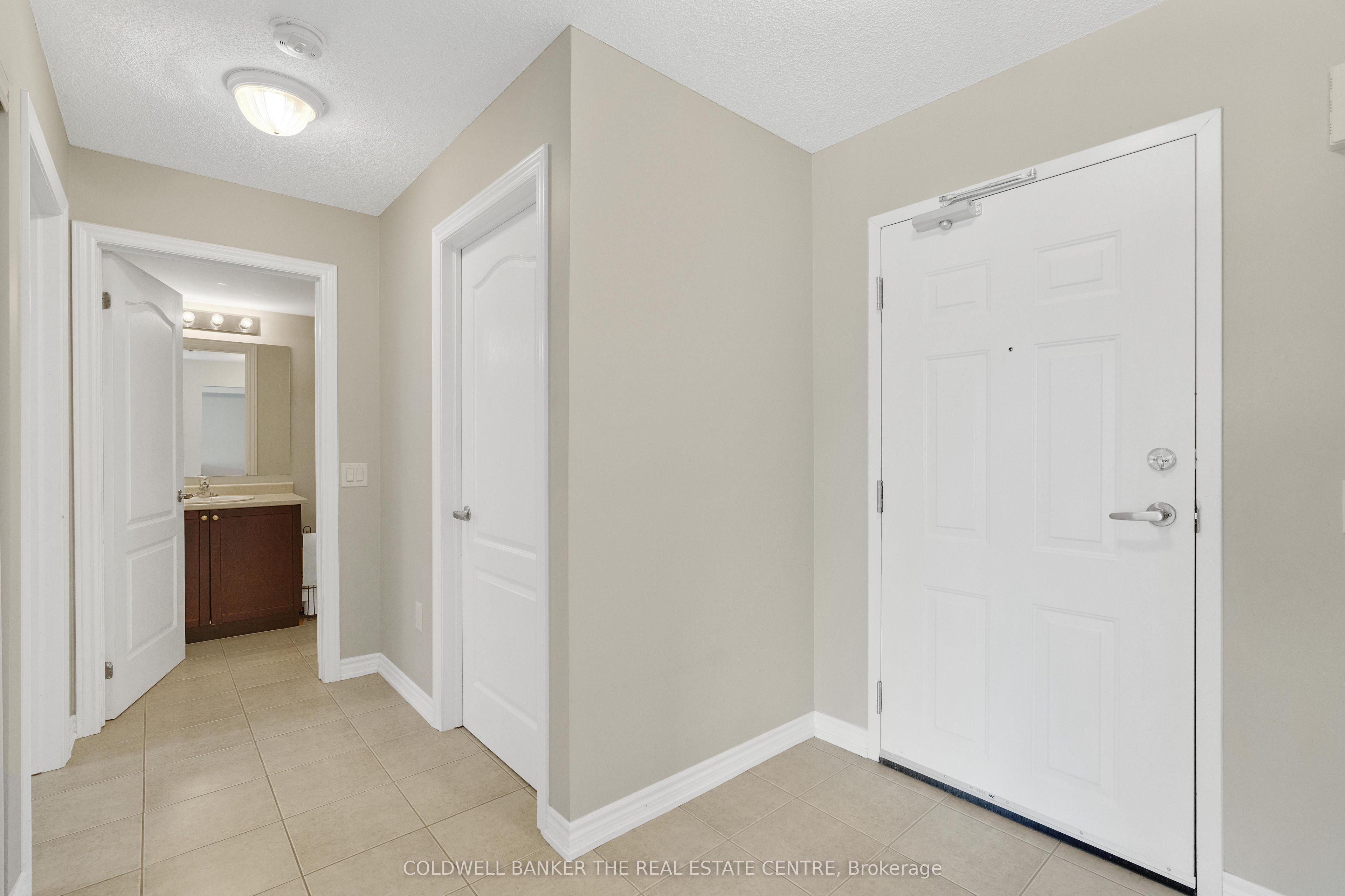 137 Sydenham Wells Drive 15, Barrie, ON L4M 0G7 photo 5