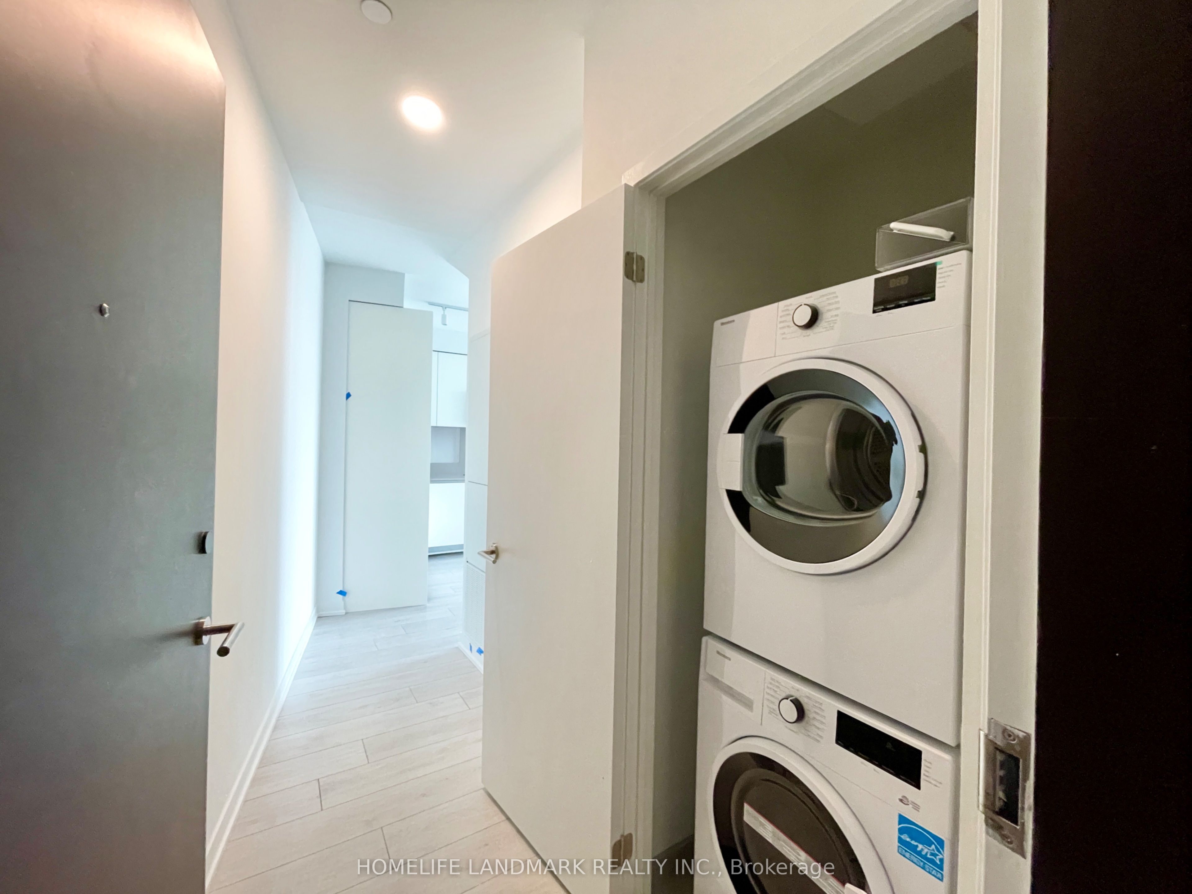 39 Mary Street 3101, Barrie, ON L4N 1S9 photo 4