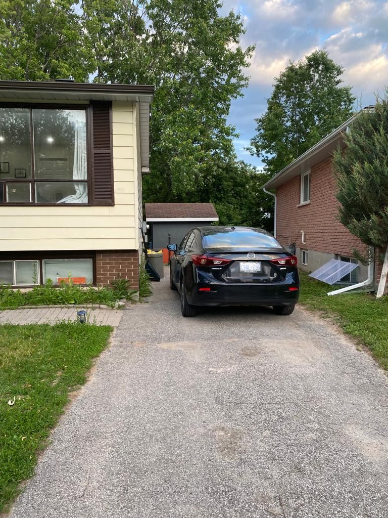 31 Bernick Drive Basement, Barrie, ON L4M 5C1
