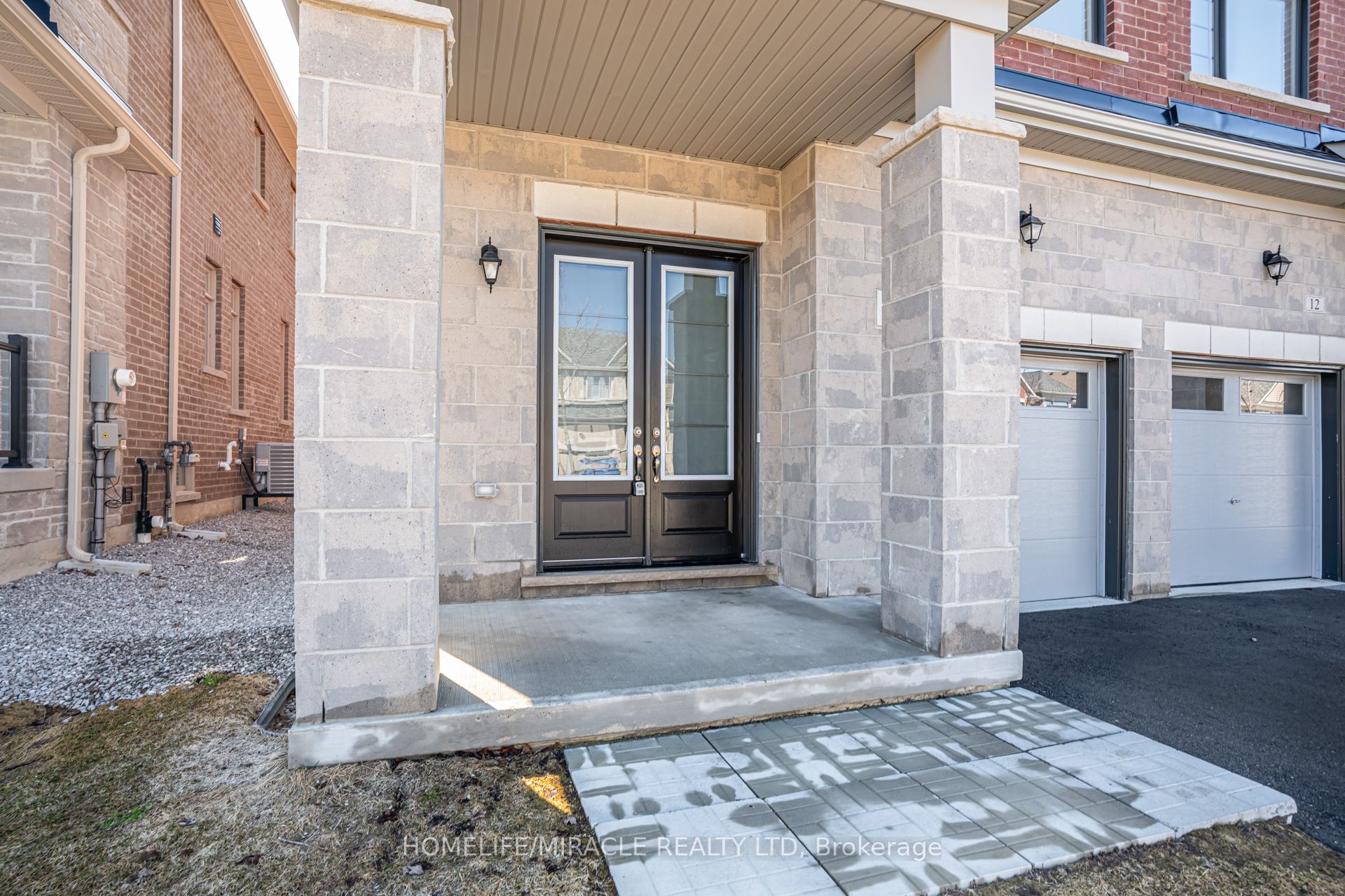 14 Sassafras Road, Springwater, ON L9X 2C6 photo 4