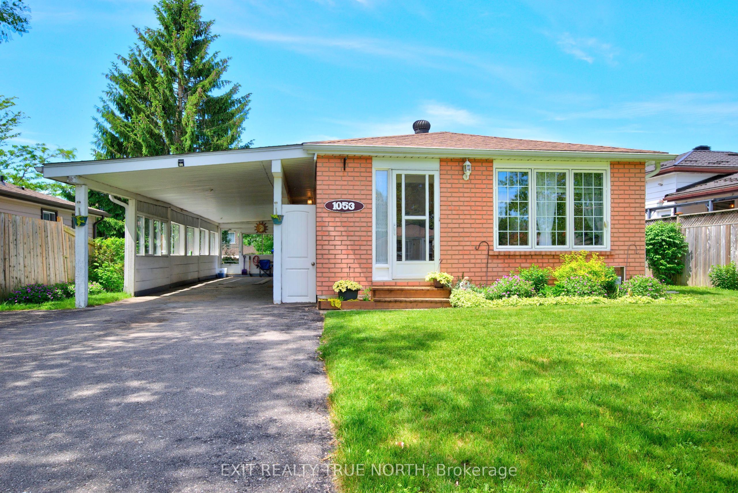 1053 Glen Bogie Crescent, Midland, ON L4R 4S6 photo 2