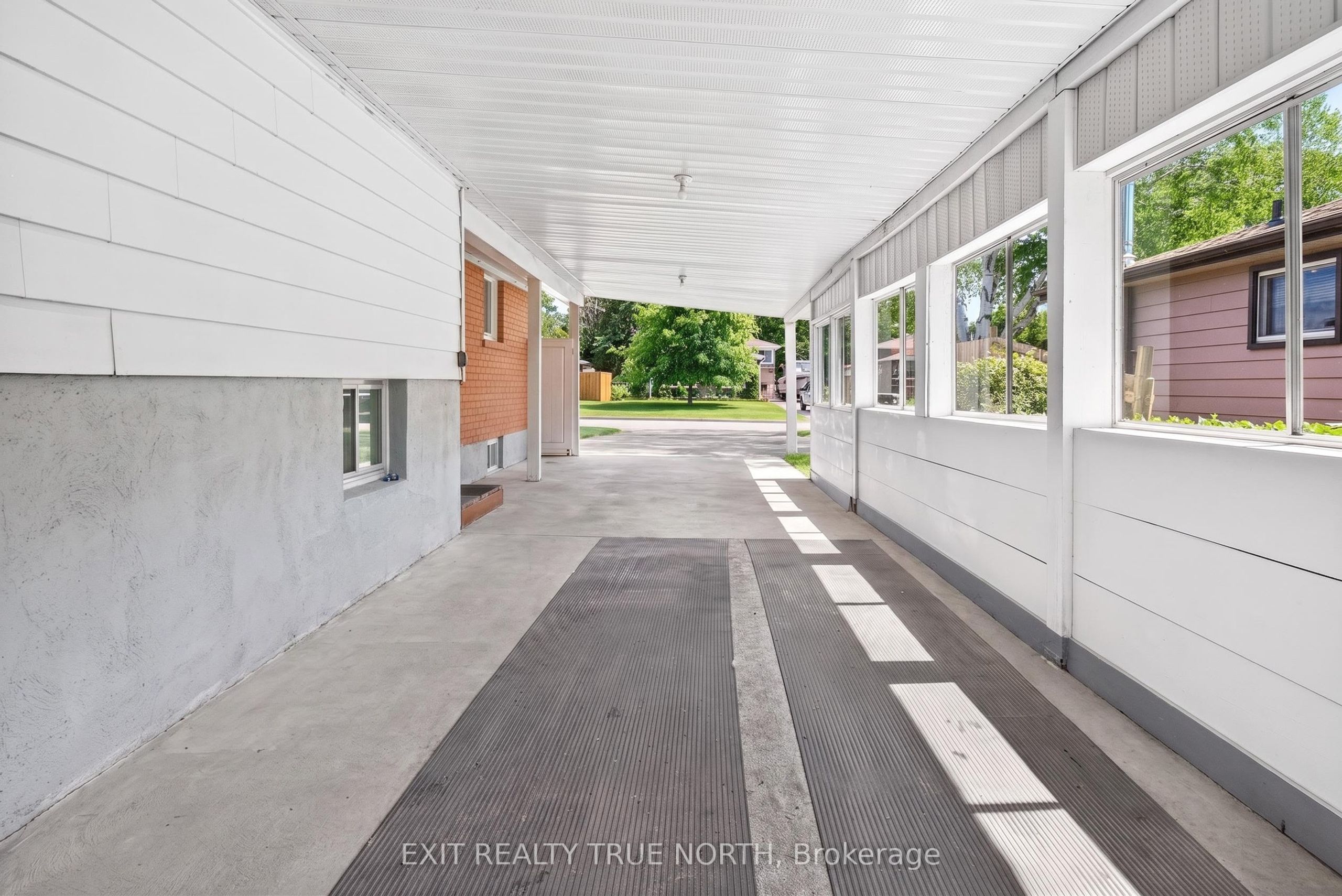 1053 Glen Bogie Crescent, Midland, ON L4R 4S6 photo 3