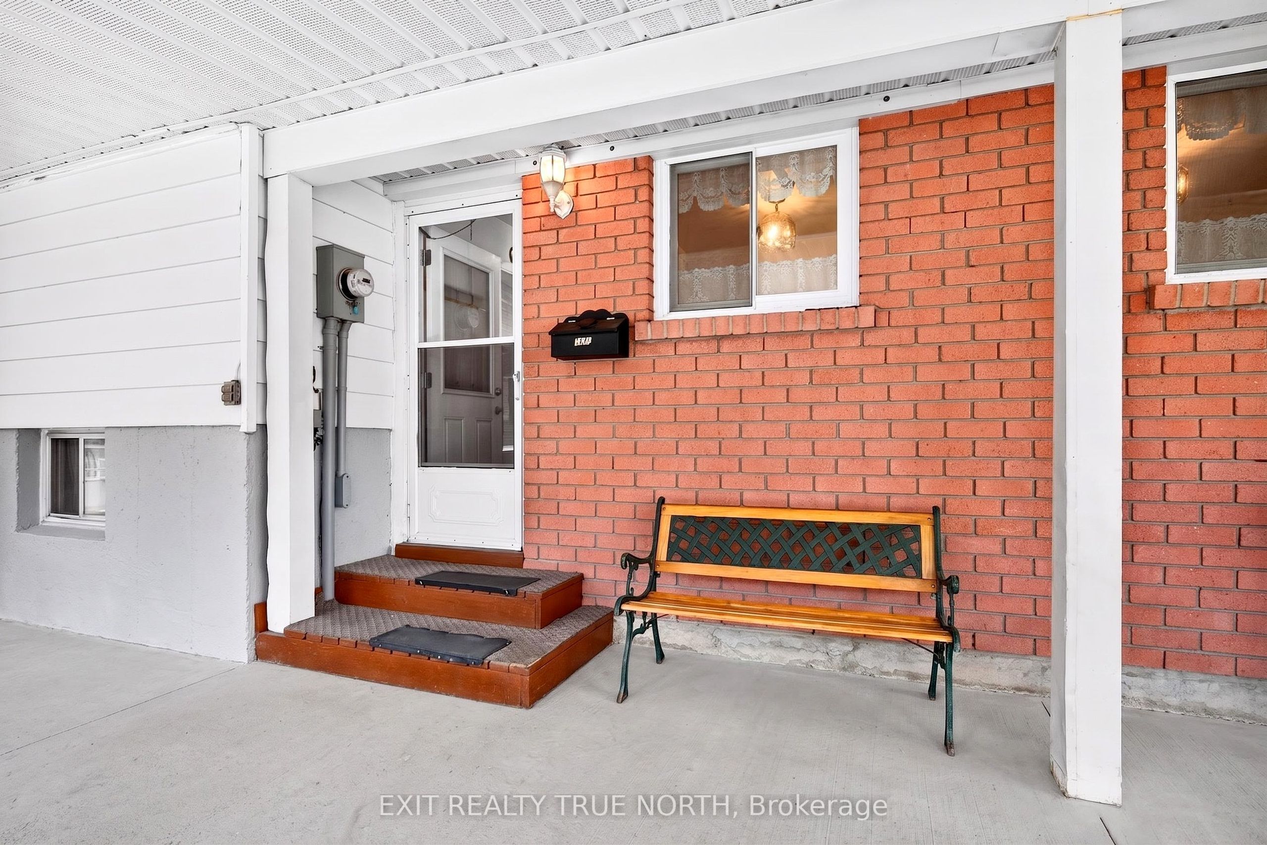 1053 Glen Bogie Crescent, Midland, ON L4R 4S6 photo 4