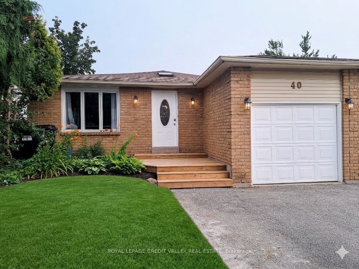 40 Hickling Trail, Barrie, ON L4M 5S4