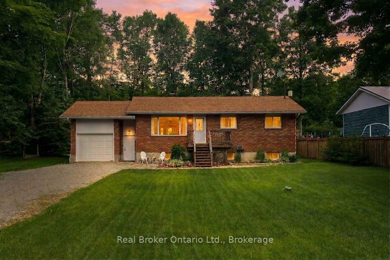 16 Mundy Avenue, Tiny, ON L9M 0B5