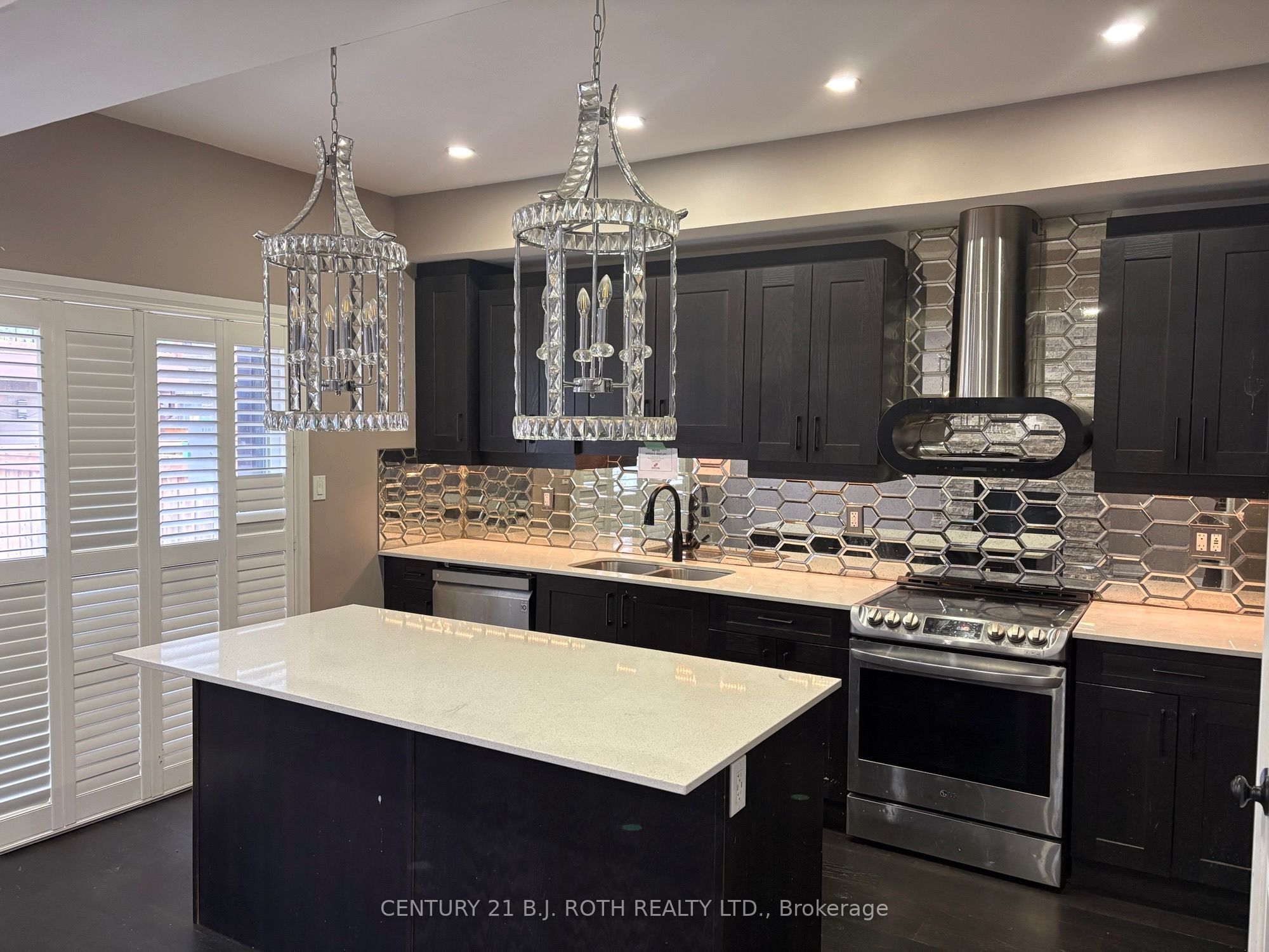 34 Alaskan Heights, Barrie, ON L9J 0H9 photo 3