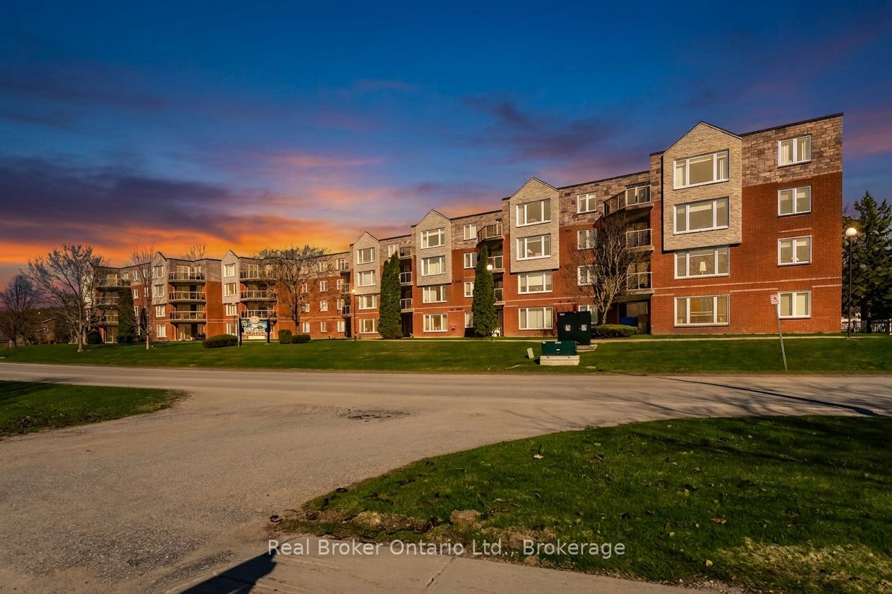 11 Beck Boulevard 402, Penetanguishene, ON L9M 2G1 photo 2