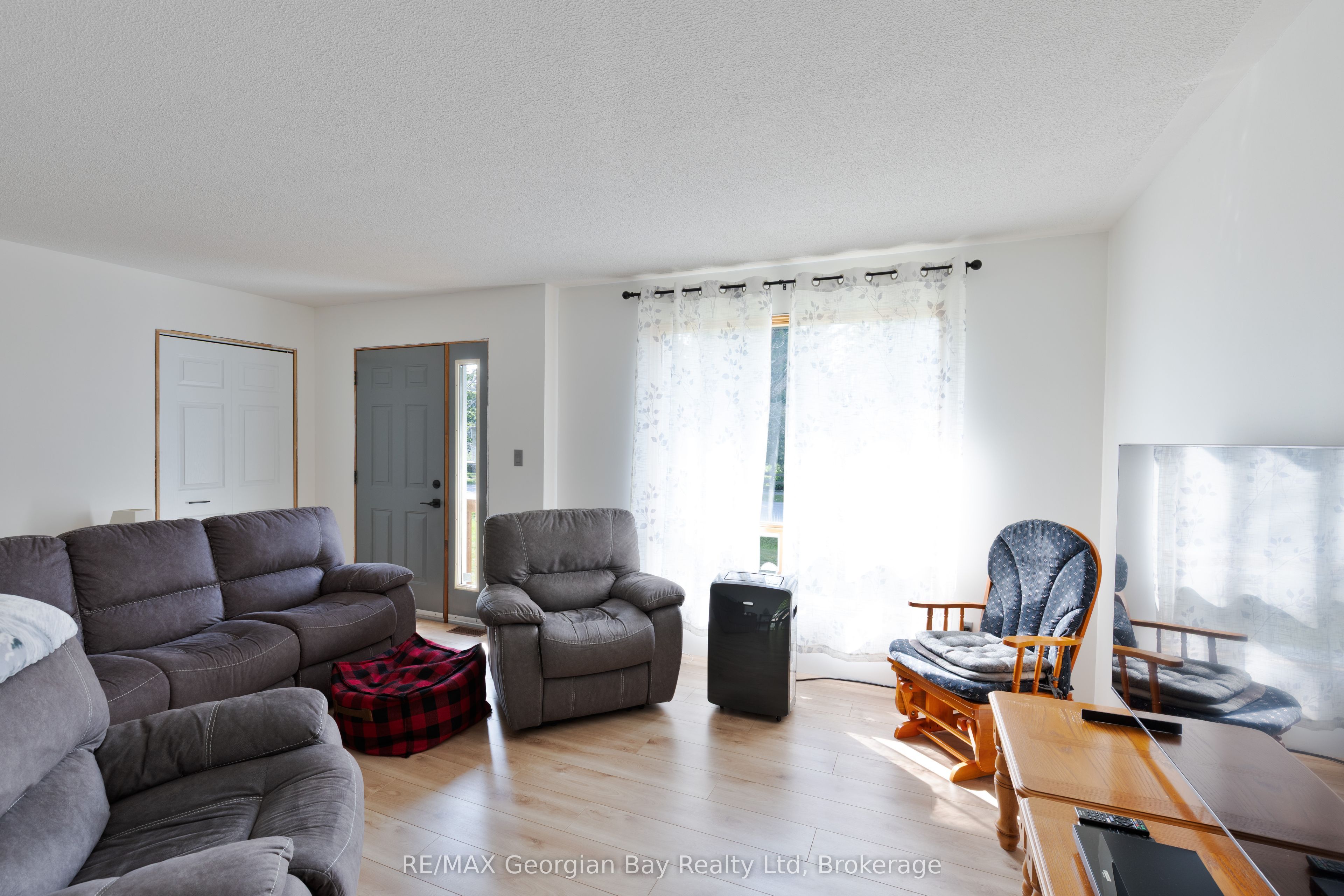 144 George Street, Tay, ON L0K 2A0 photo 4