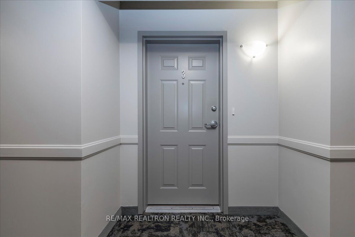 43 Coulter Street 3, Barrie, ON L4N 6L9 photo 2