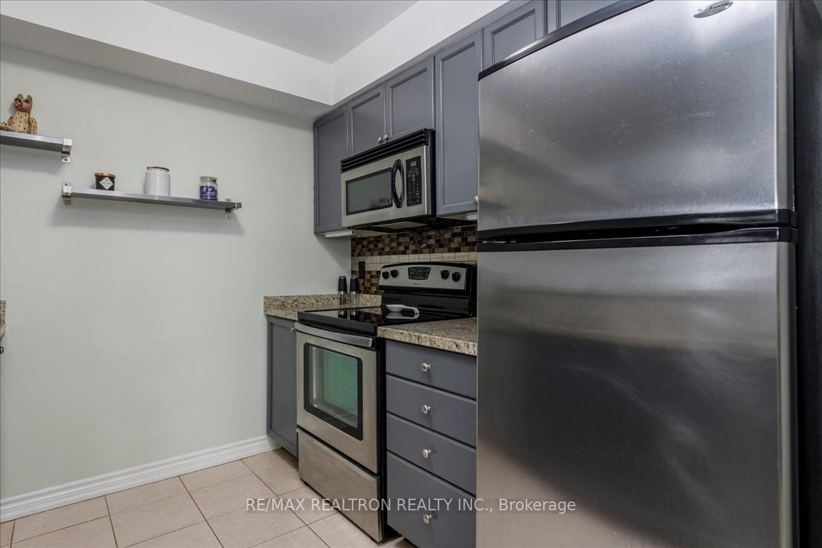 43 Coulter Street 3, Barrie, ON L4N 6L9 photo 4