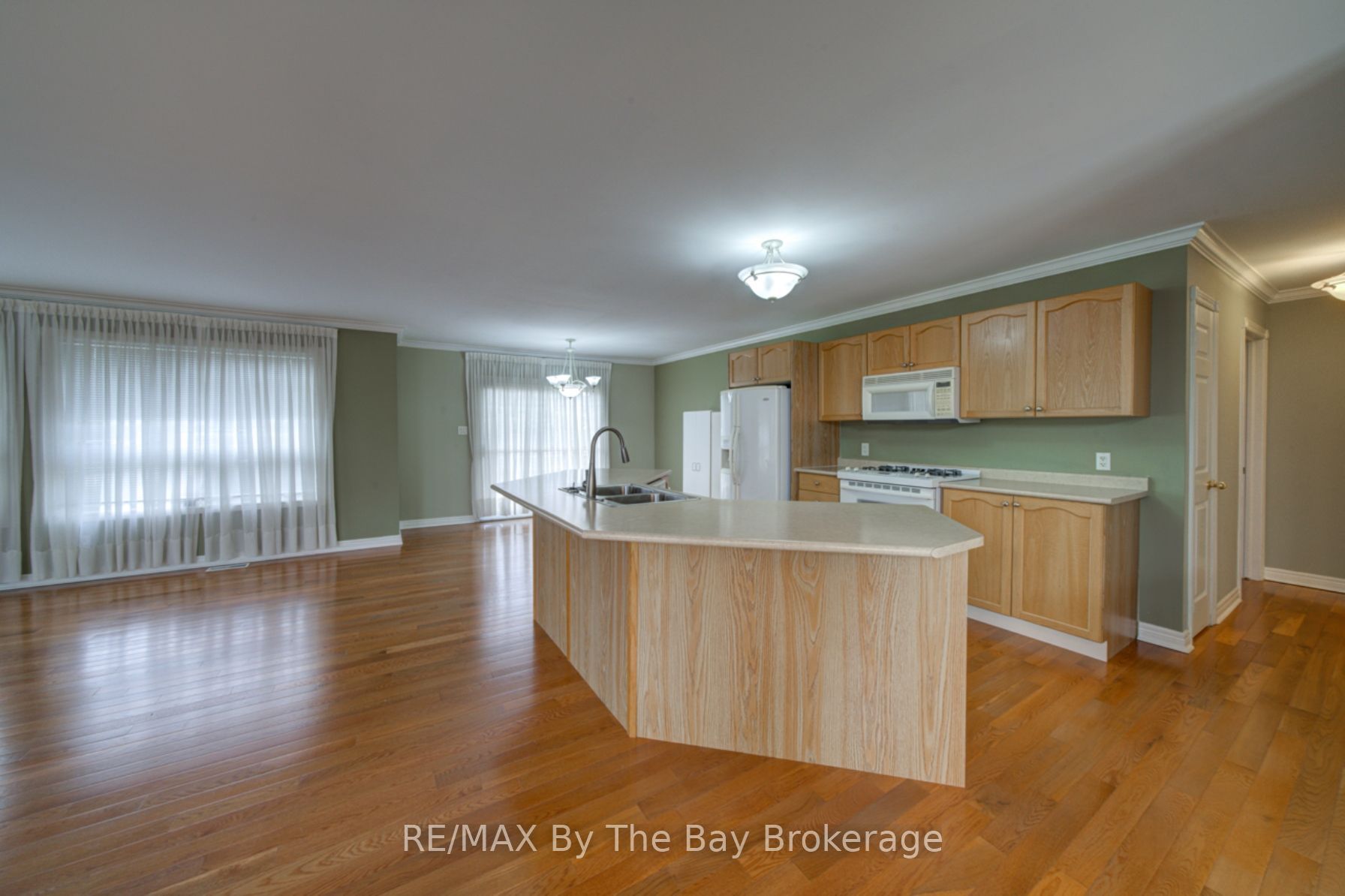 452 Ramblewood Drive, Wasaga Beach, ON L9Z 1P4 photo 4