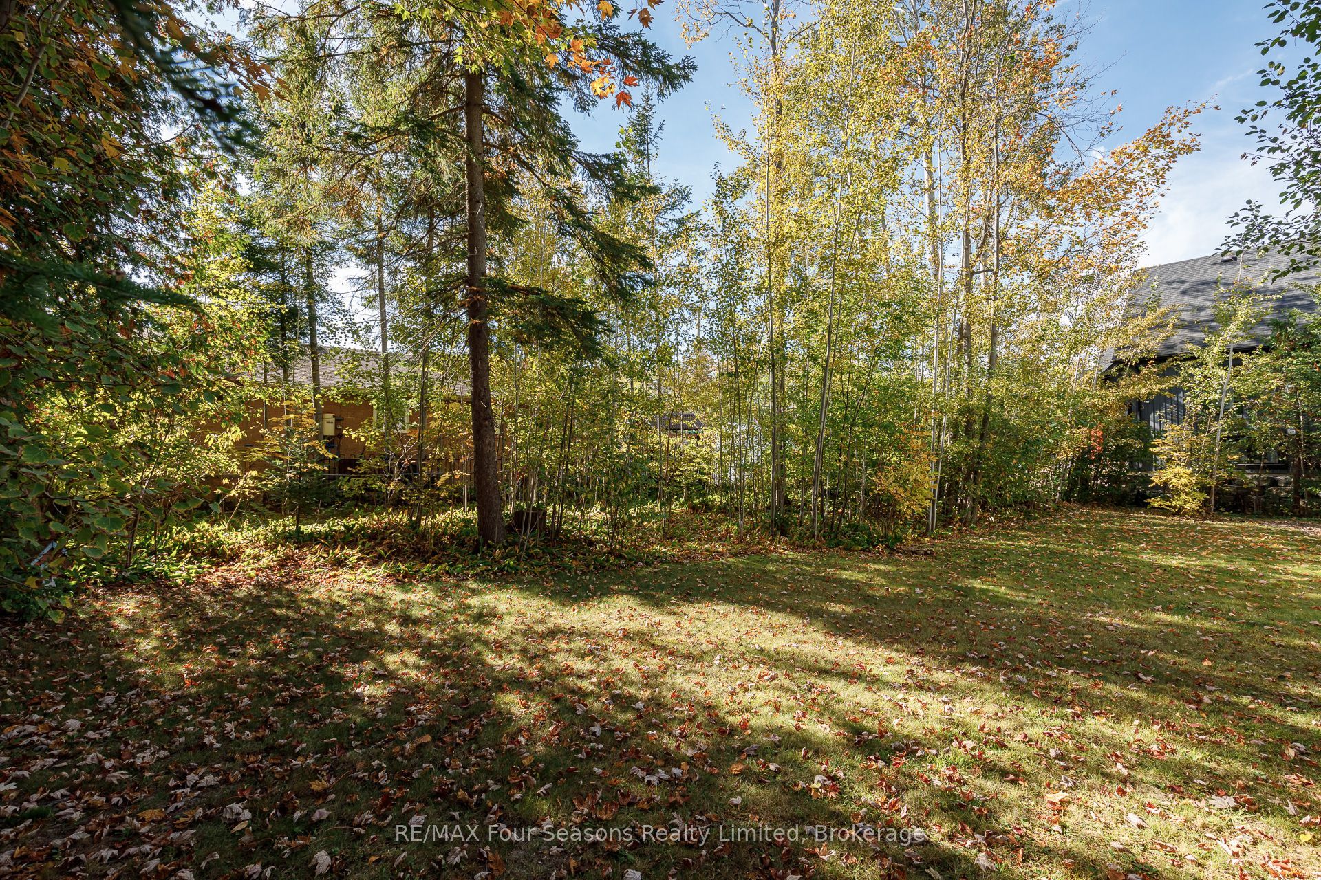 64 60th Street N, Wasaga Beach, ON L9Z 1V7 photo 5