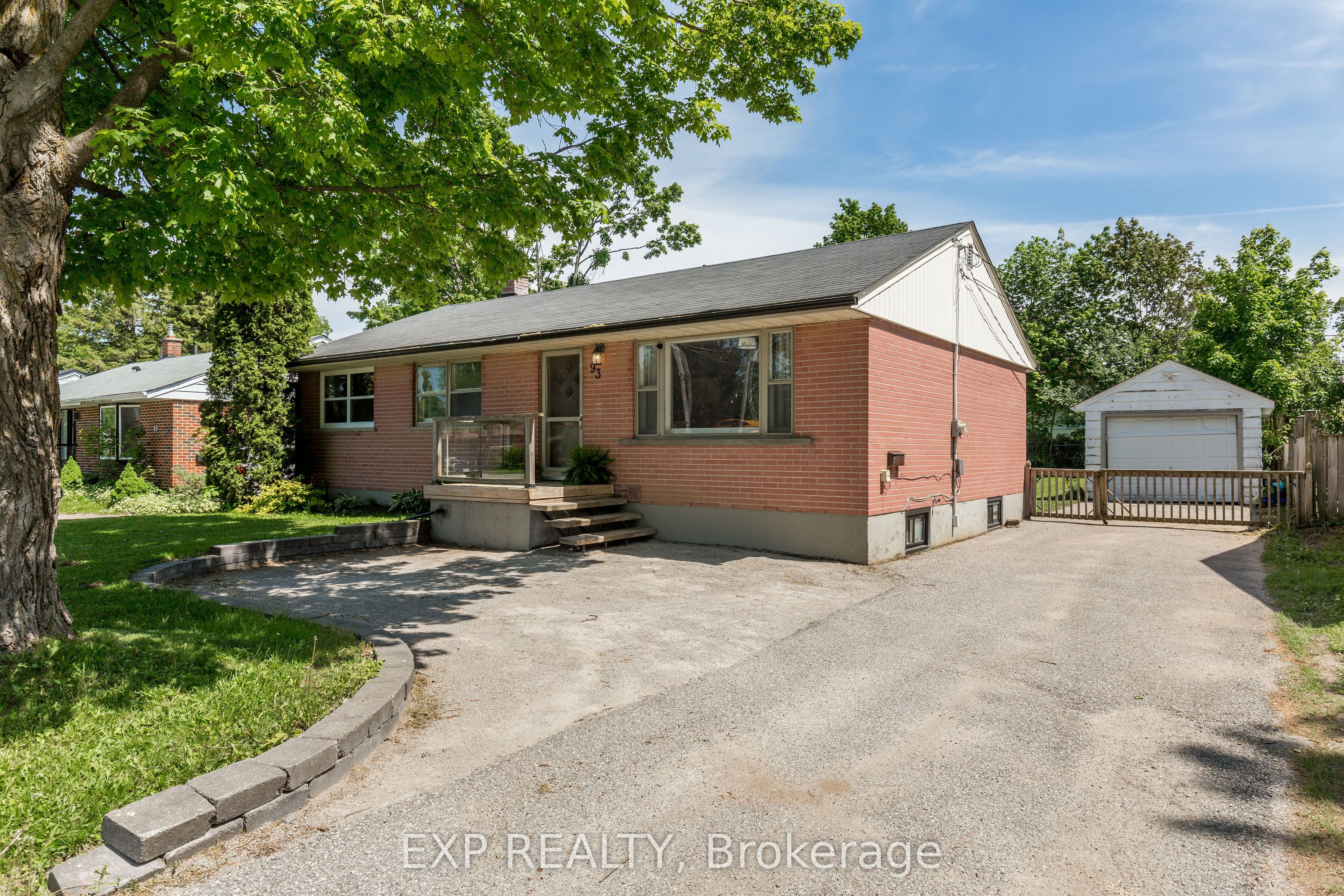 93 North Street W, Orillia, ON L3V 3S7 photo 2
