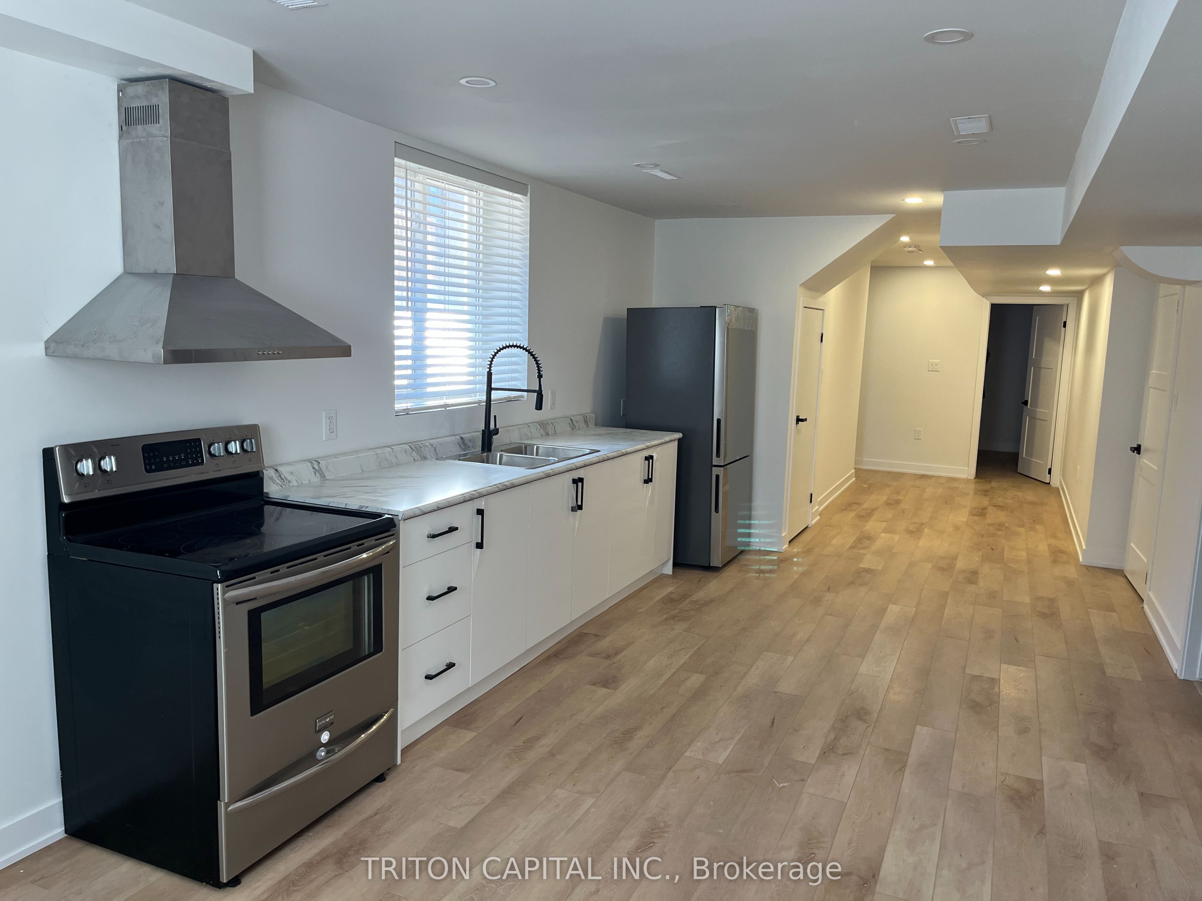 75 Wheatfield Road Lower, Barrie, ON L9J 0C2 photo 2