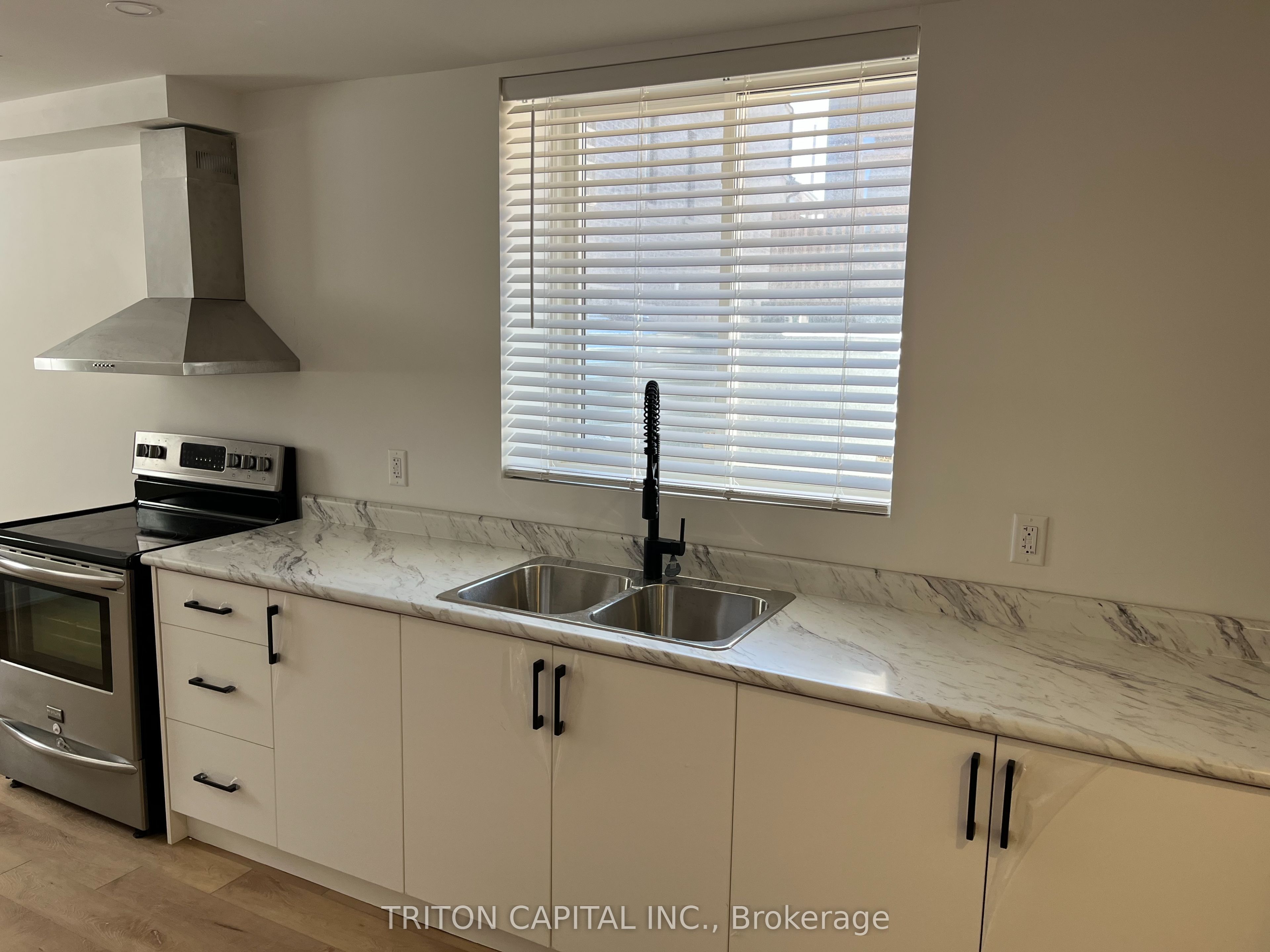 75 Wheatfield Road Lower, Barrie, ON L9J 0C2 photo 3