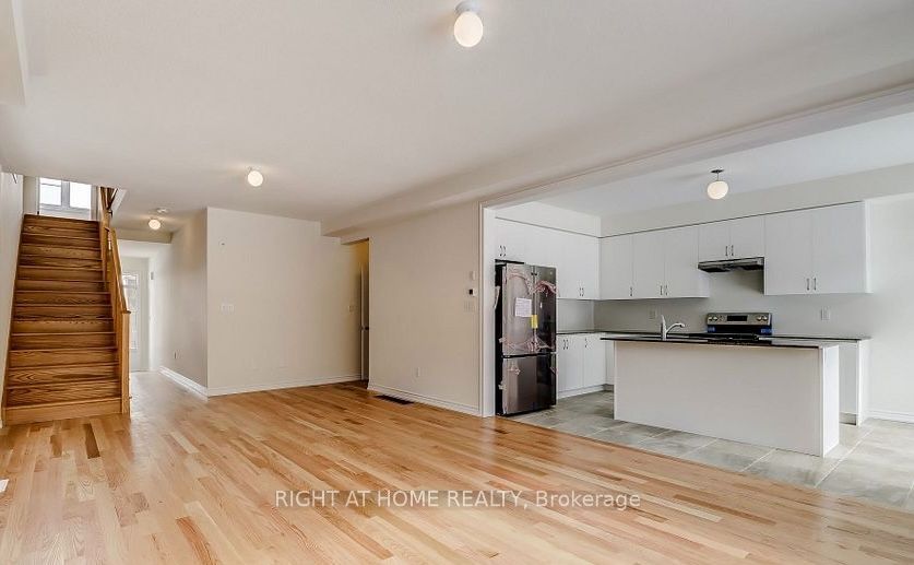108 Nottingham Road, Barrie, ON L9J 0L4