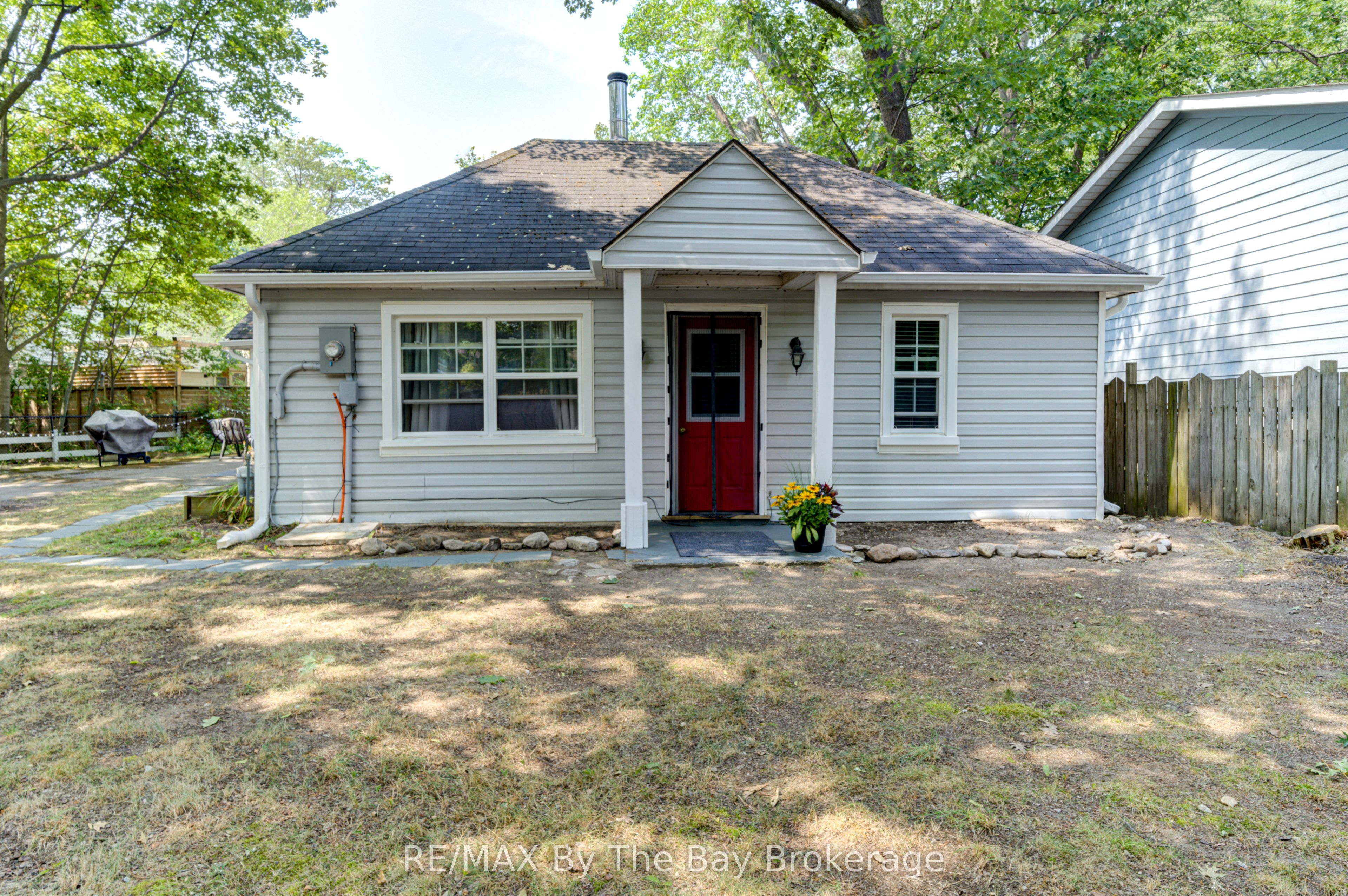 110 24TH Street N, Wasaga Beach, ON L9Z 2E7 photo 2