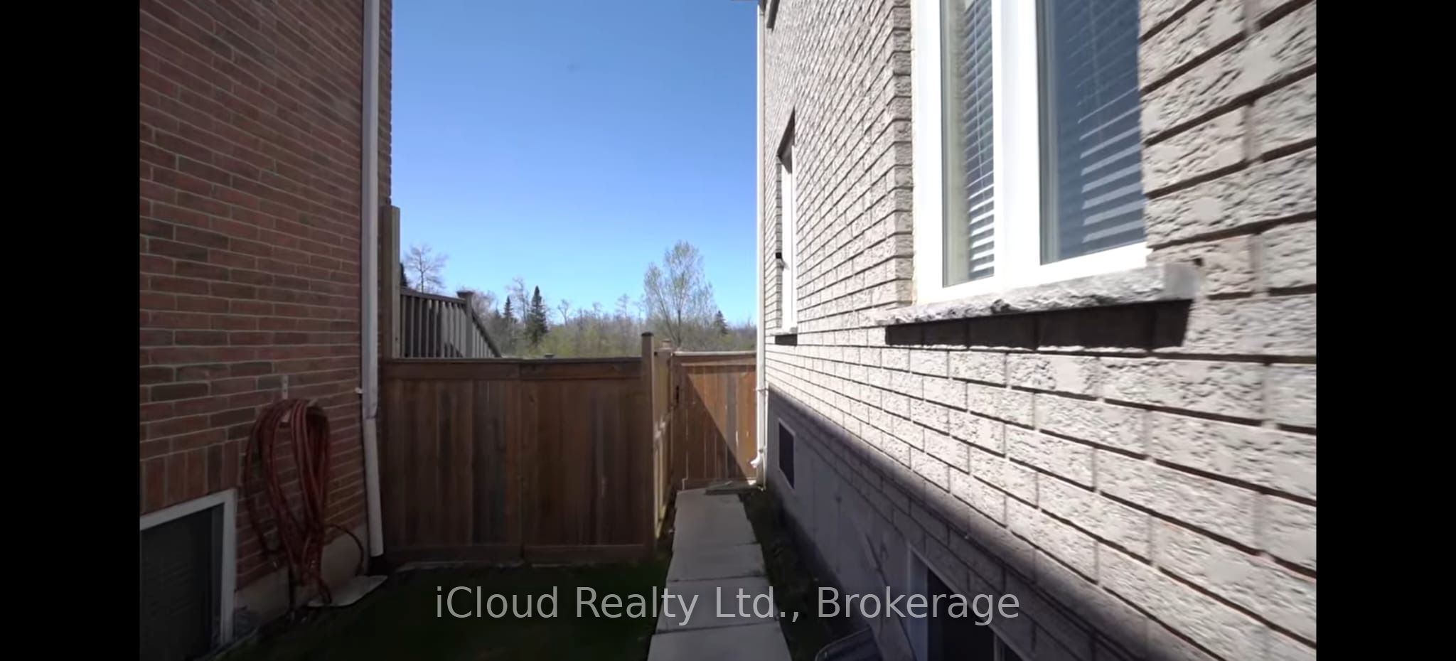72 Graihawk Drive, Barrie, ON L4N 6G7 photo 2