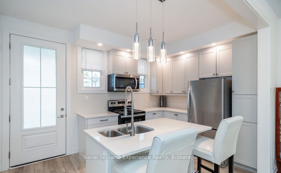 30 Samantha Lane, Midland, ON L4R 0H4 photo 4