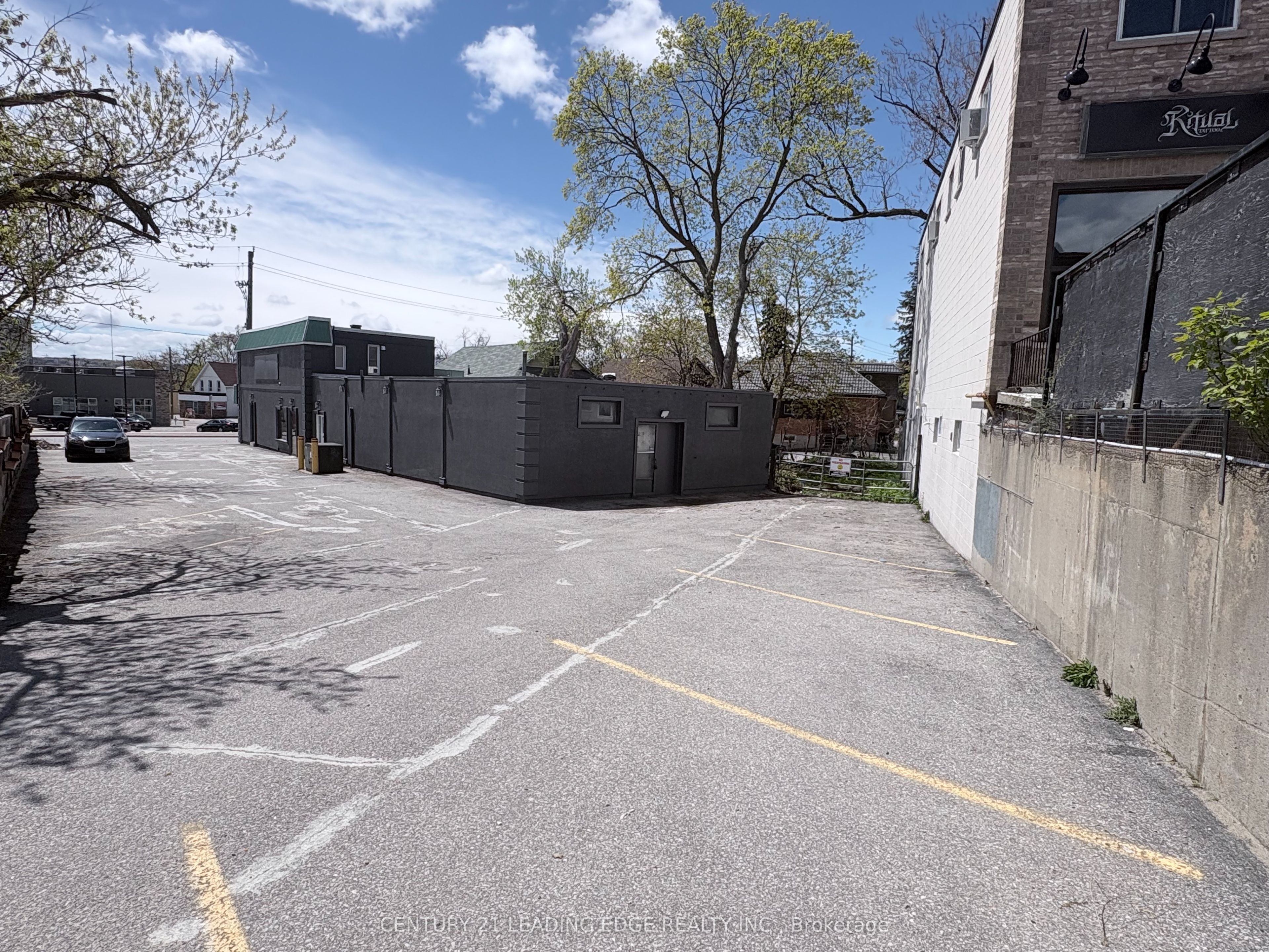 10 Ross Street 2, Barrie, ON L4N 1E7 photo 5