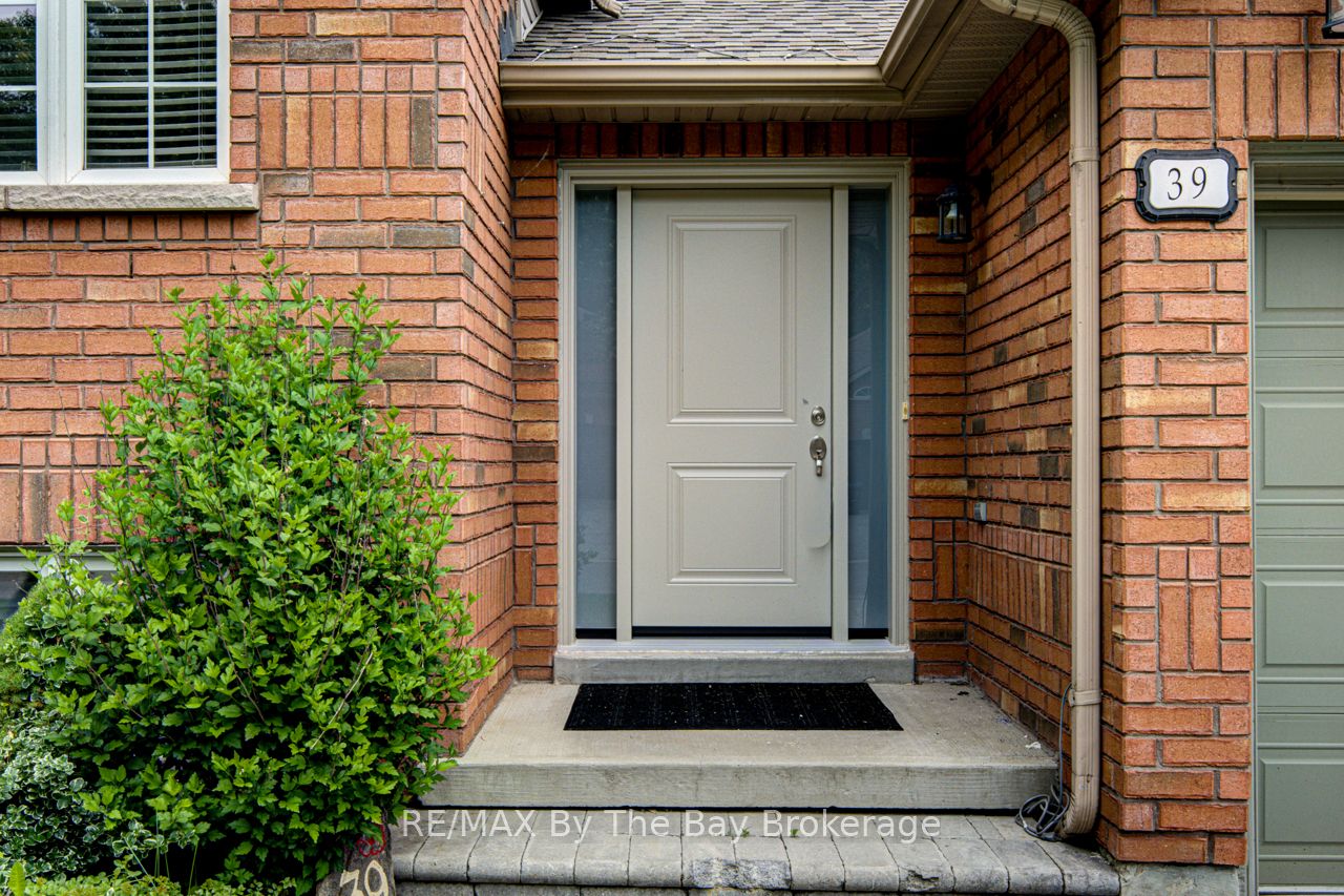 39 Rose Valley Way, Wasaga Beach, ON L9Z 3C5 photo 5