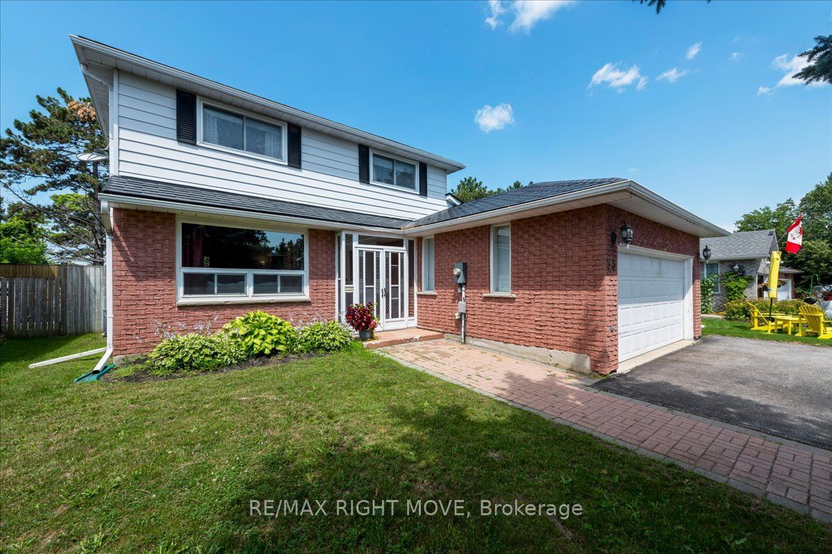 55 Laurentian Lane, Orillia, ON L3V 7N7 photo 2