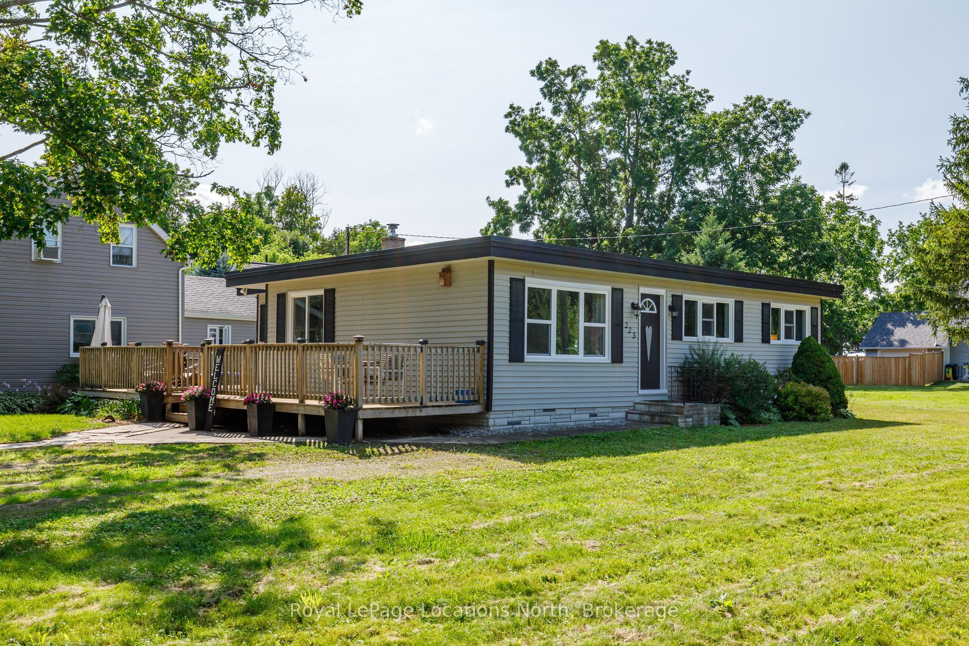 225 Cherry Street, Clearview, ON L0M 1S0 photo 2