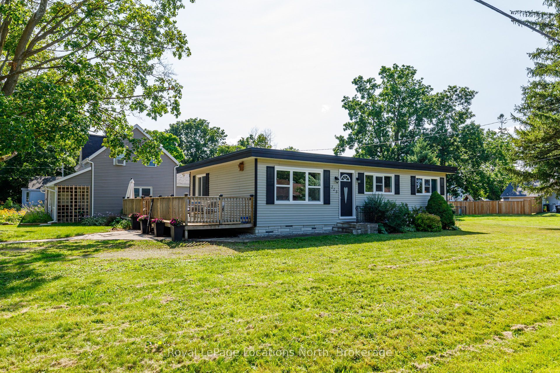 225 Cherry Street, Clearview, ON L0M 1S0 photo 3