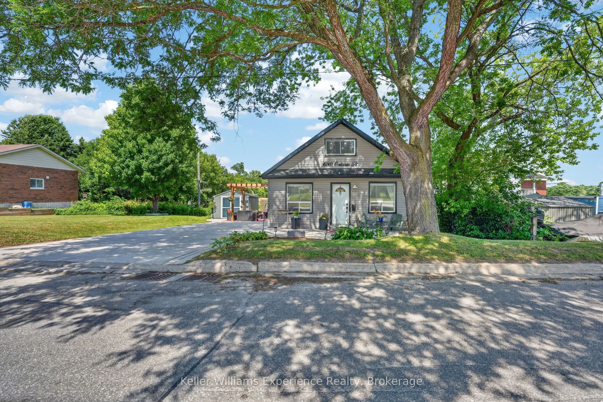 680 Ontario Street, Midland, ON L4R 1A4 photo 2