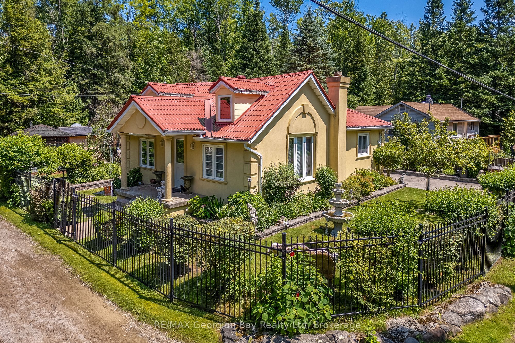 3 Brookside Drive, Tiny, ON L0L 2J0