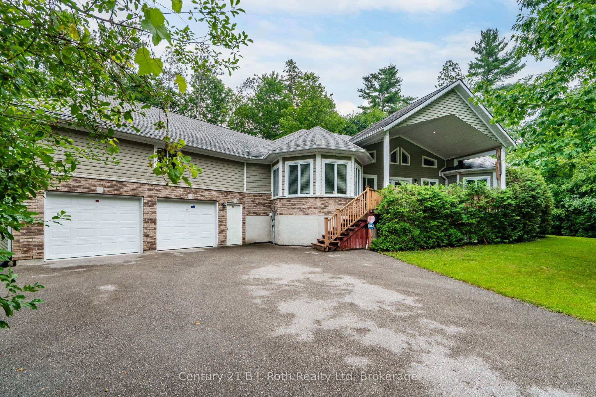 11 Rue Karola Road, Tiny, ON L0L 2J0 photo 2