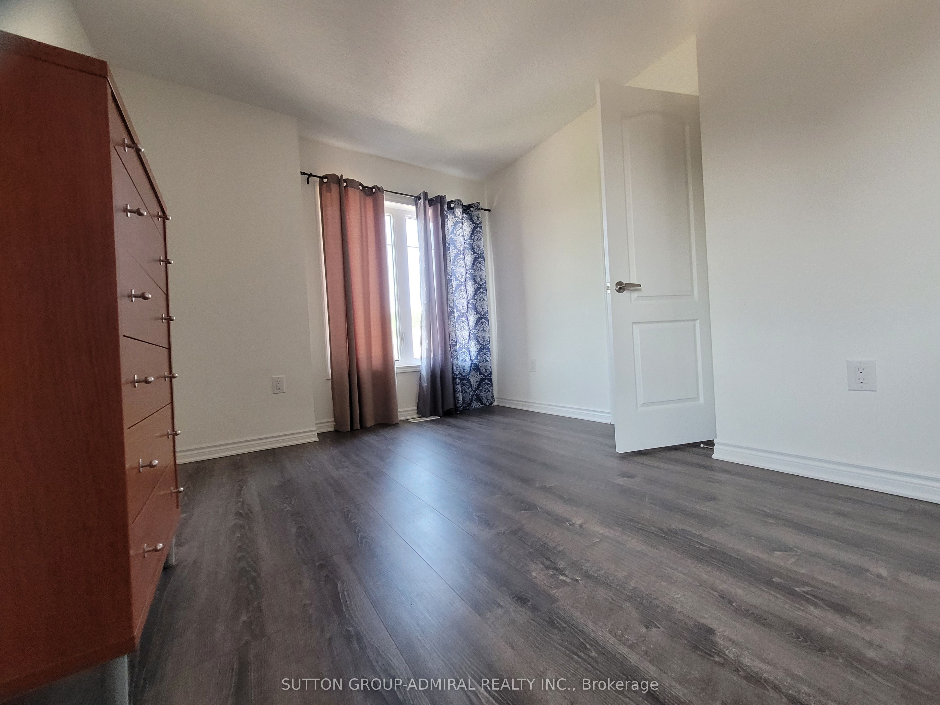 104 Village Gate Drive, Wasaga Beach, ON L9Z 0J7 photo 5