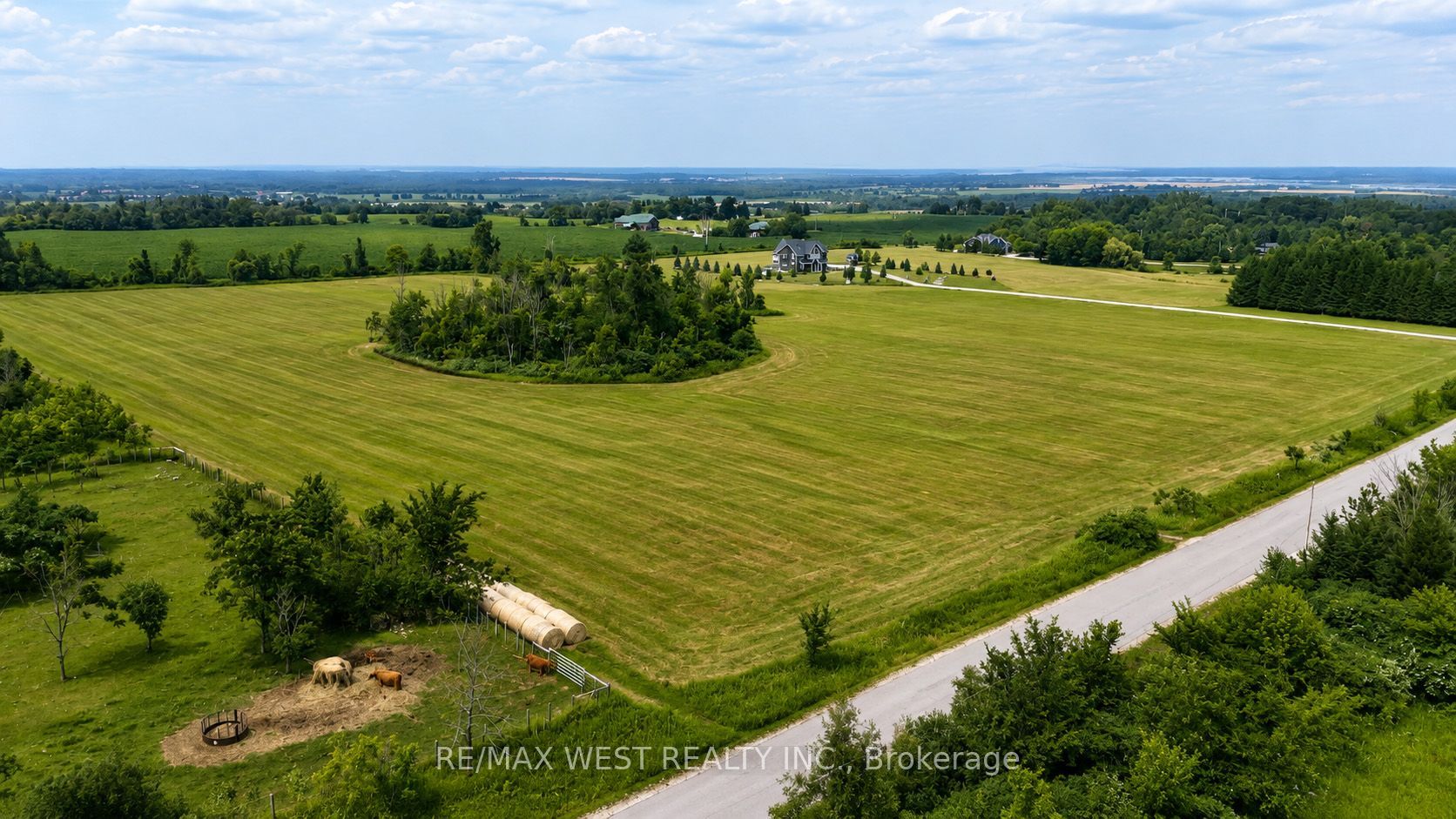 22 Sydenham Trail W, Clearview, ON L0M 1H0 photo 4