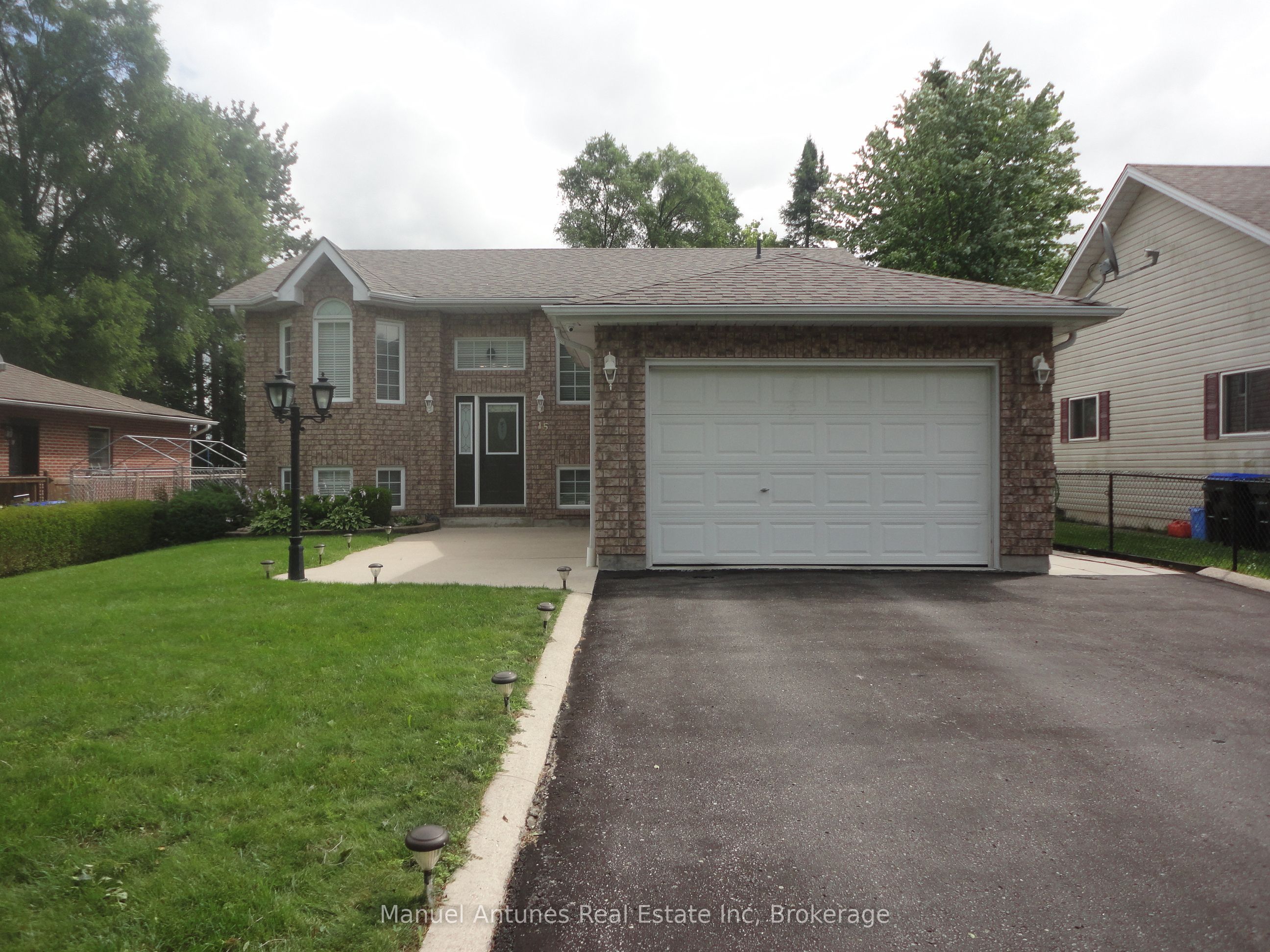 15 47th Street N, Wasaga Beach, ON L9Z 1Y5