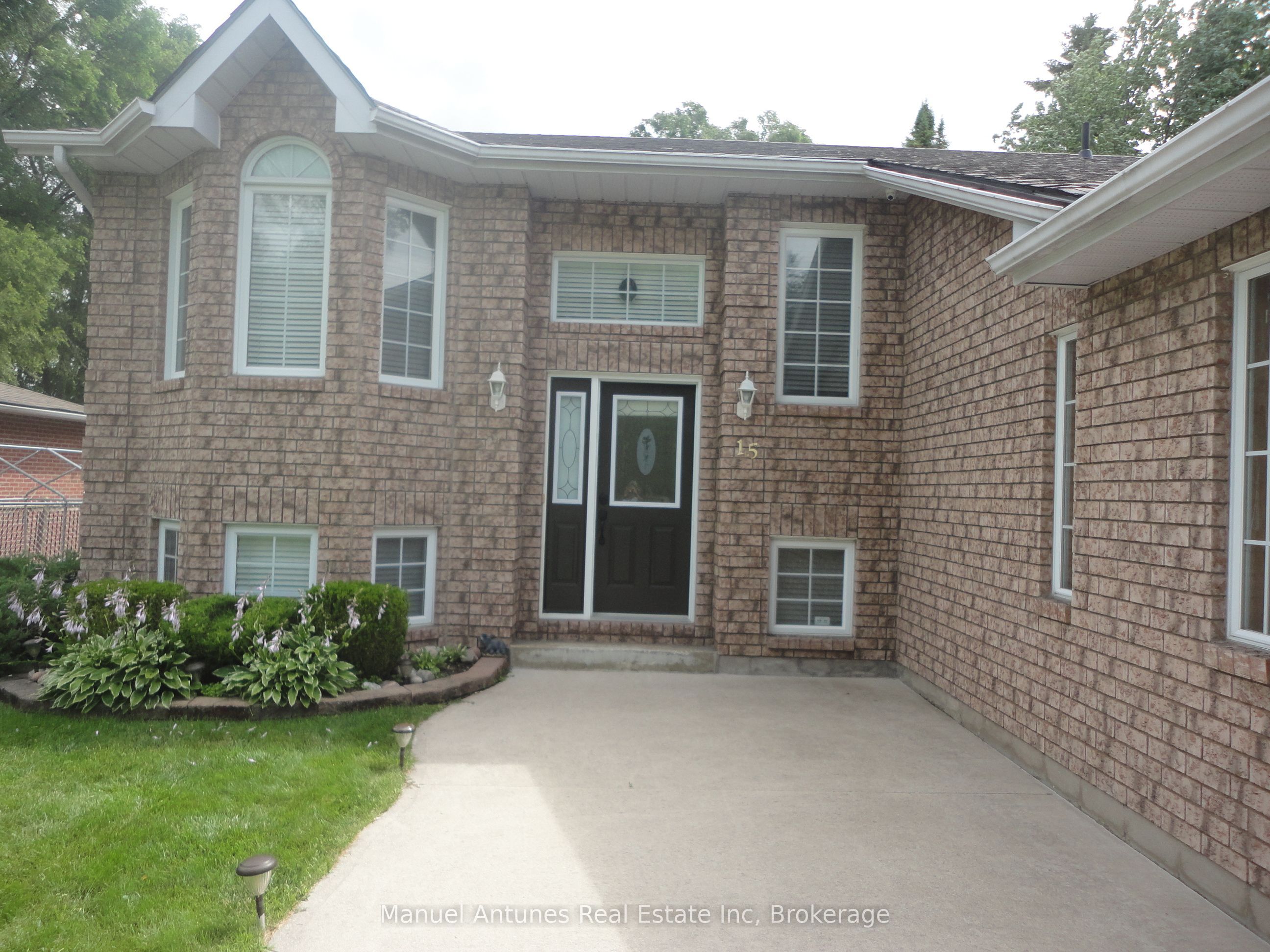 15 47th Street N, Wasaga Beach, ON L9Z 1Y5 photo 2