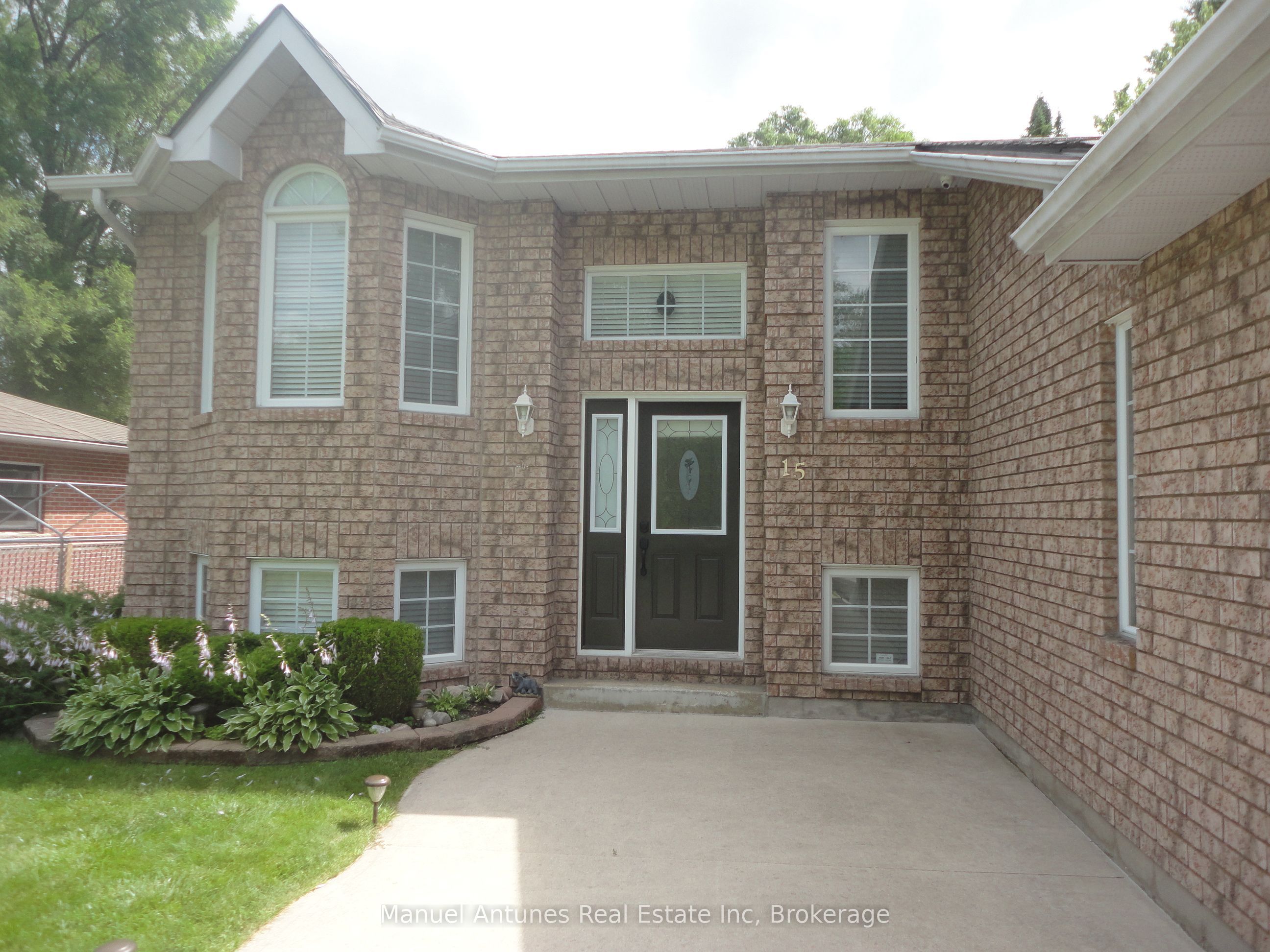 15 47th Street N, Wasaga Beach, ON L9Z 1Y5 photo 3